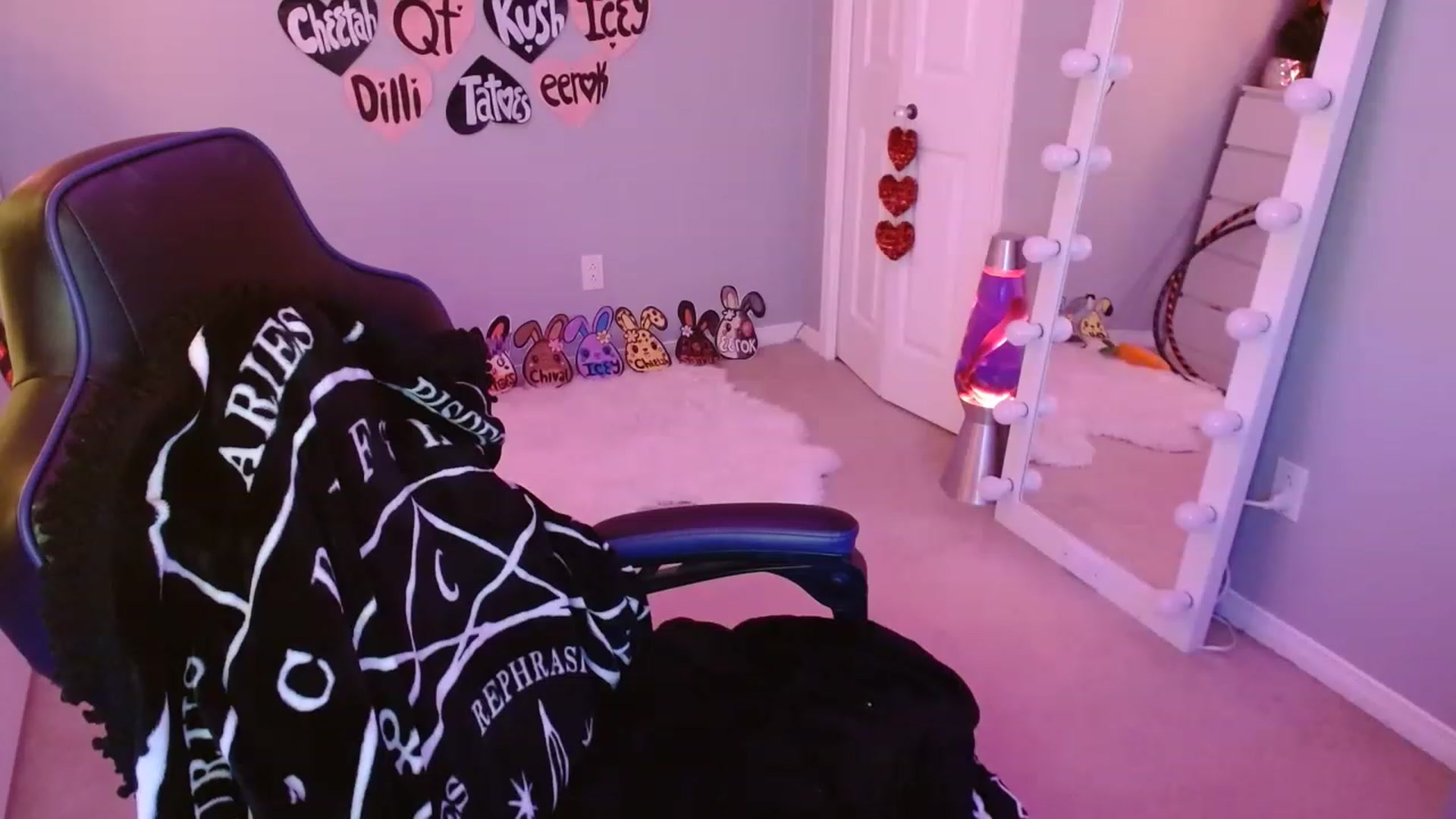 Gallery image thumbnail from Serafina's myfreecams stream on, 04/24/2023, 07:55 image 15 of 20