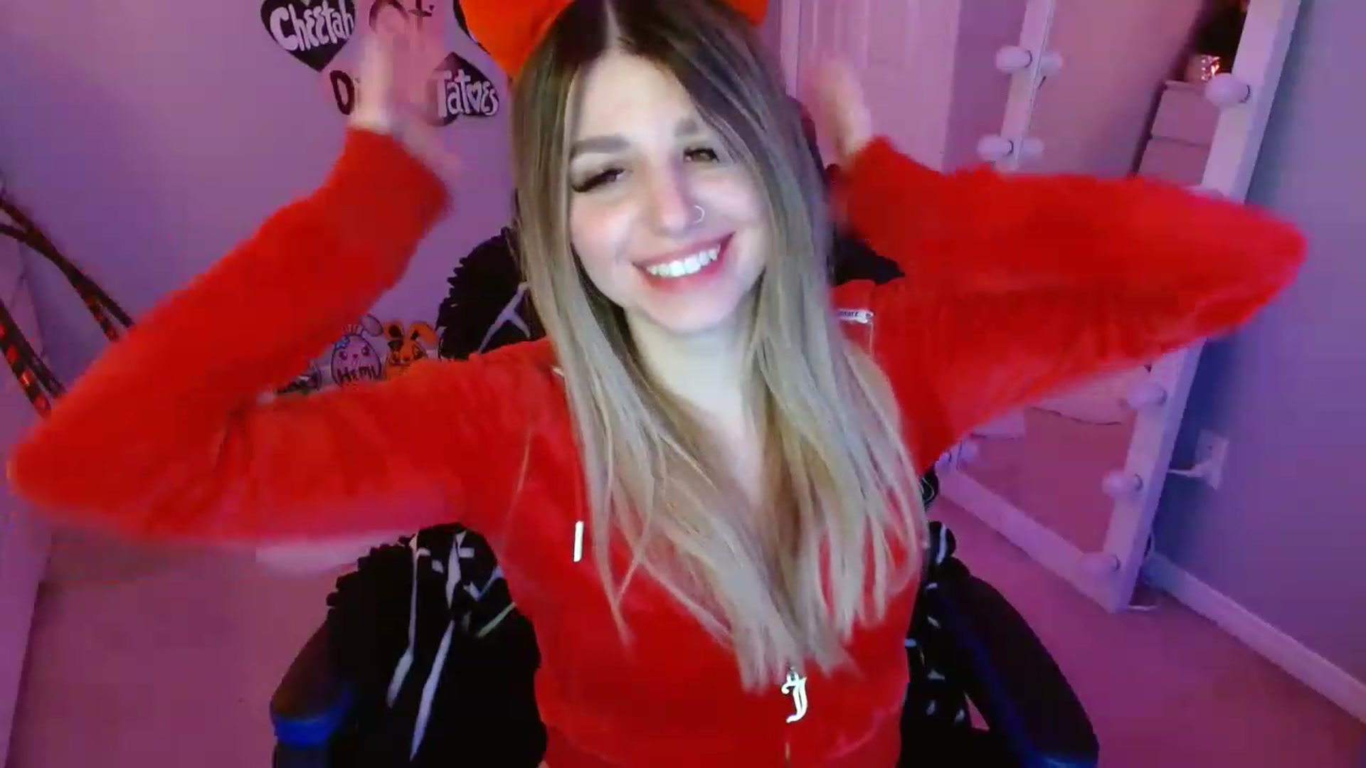 Gallery image thumbnail from Serafina's myfreecams stream on, 04/24/2023, 07:55 image 14 of 20