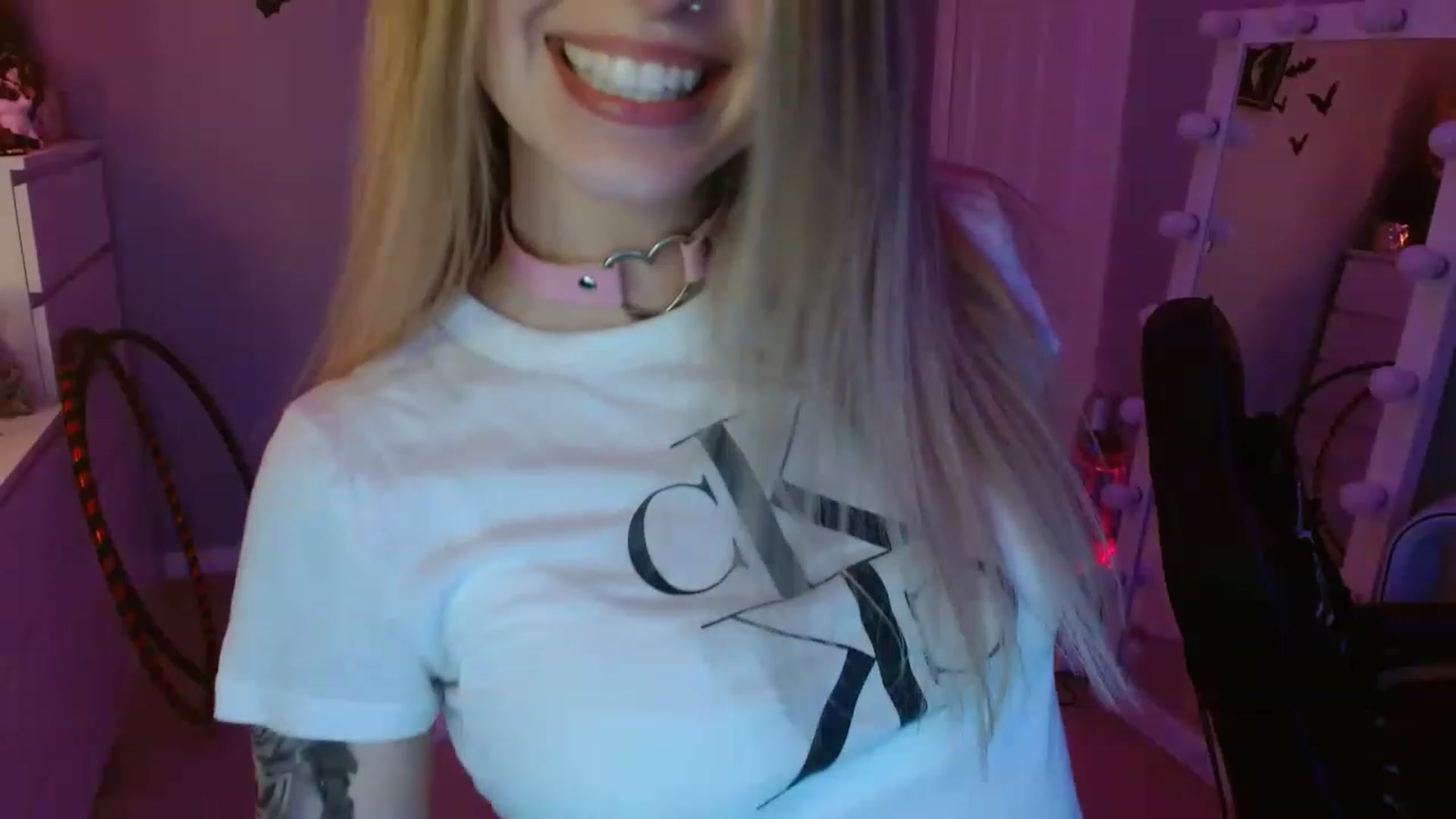 Gallery image thumbnail from Serafina's myfreecams stream on, 04/25/2023, 04:53 image 12 of 20