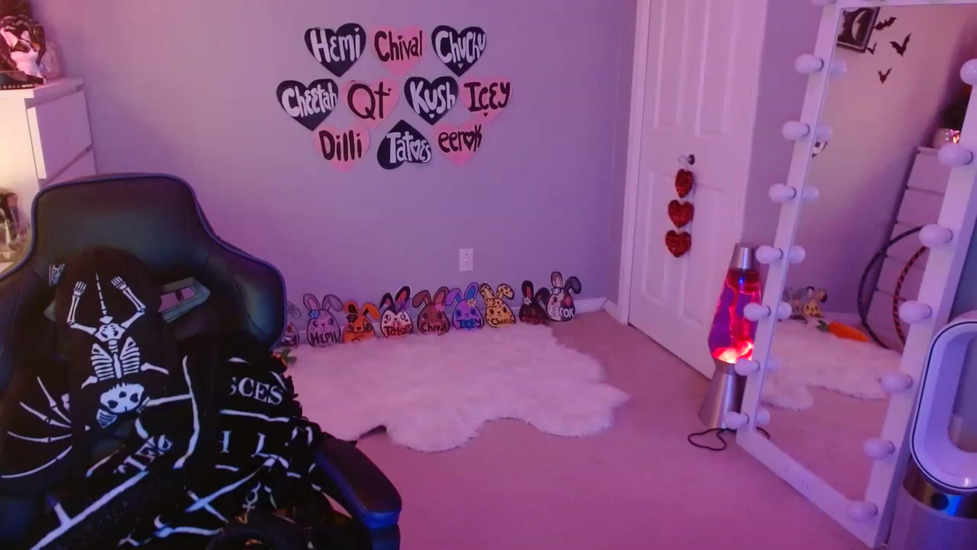 Gallery image thumbnail from Serafina's myfreecams stream on, 04/25/2023, 04:53 image 10 of 20