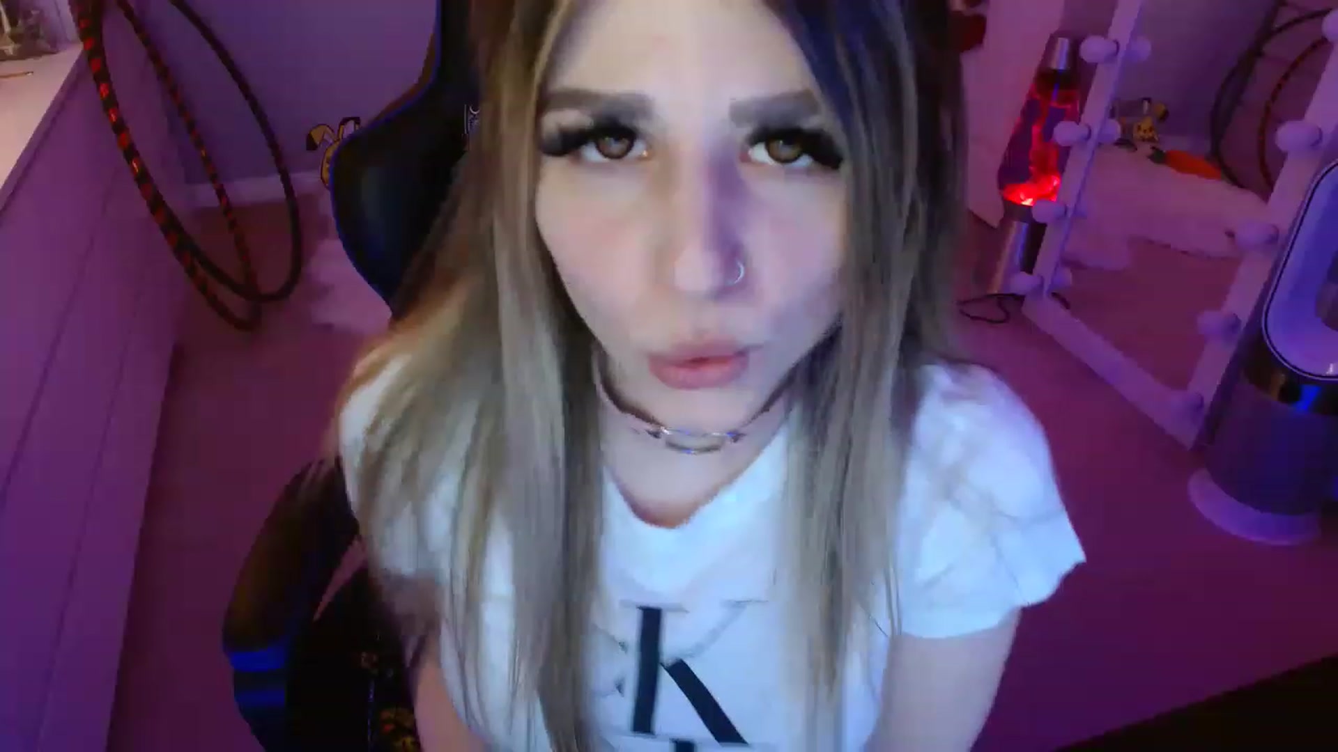 Gallery image thumbnail from Serafina's myfreecams stream on, 04/25/2023, 04:53 image 9 of 20
