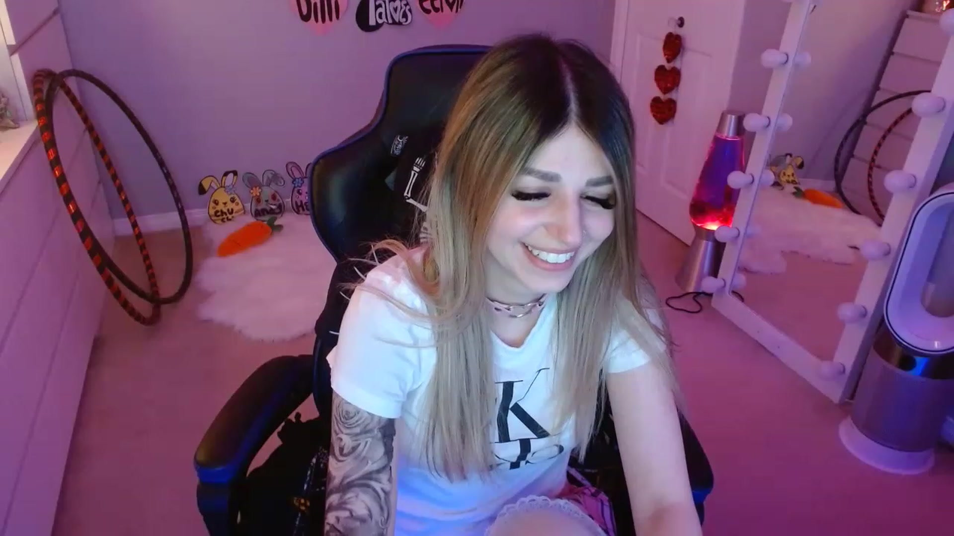 Gallery image thumbnail from Serafina's myfreecams stream on, 04/25/2023, 04:53 image 17 of 20