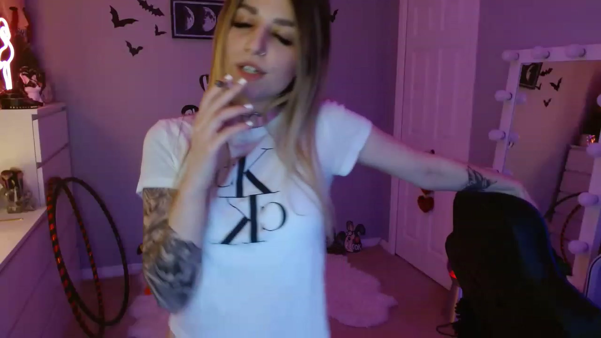 Gallery image thumbnail from Serafina's myfreecams stream on, 04/25/2023, 04:53 image 7 of 20