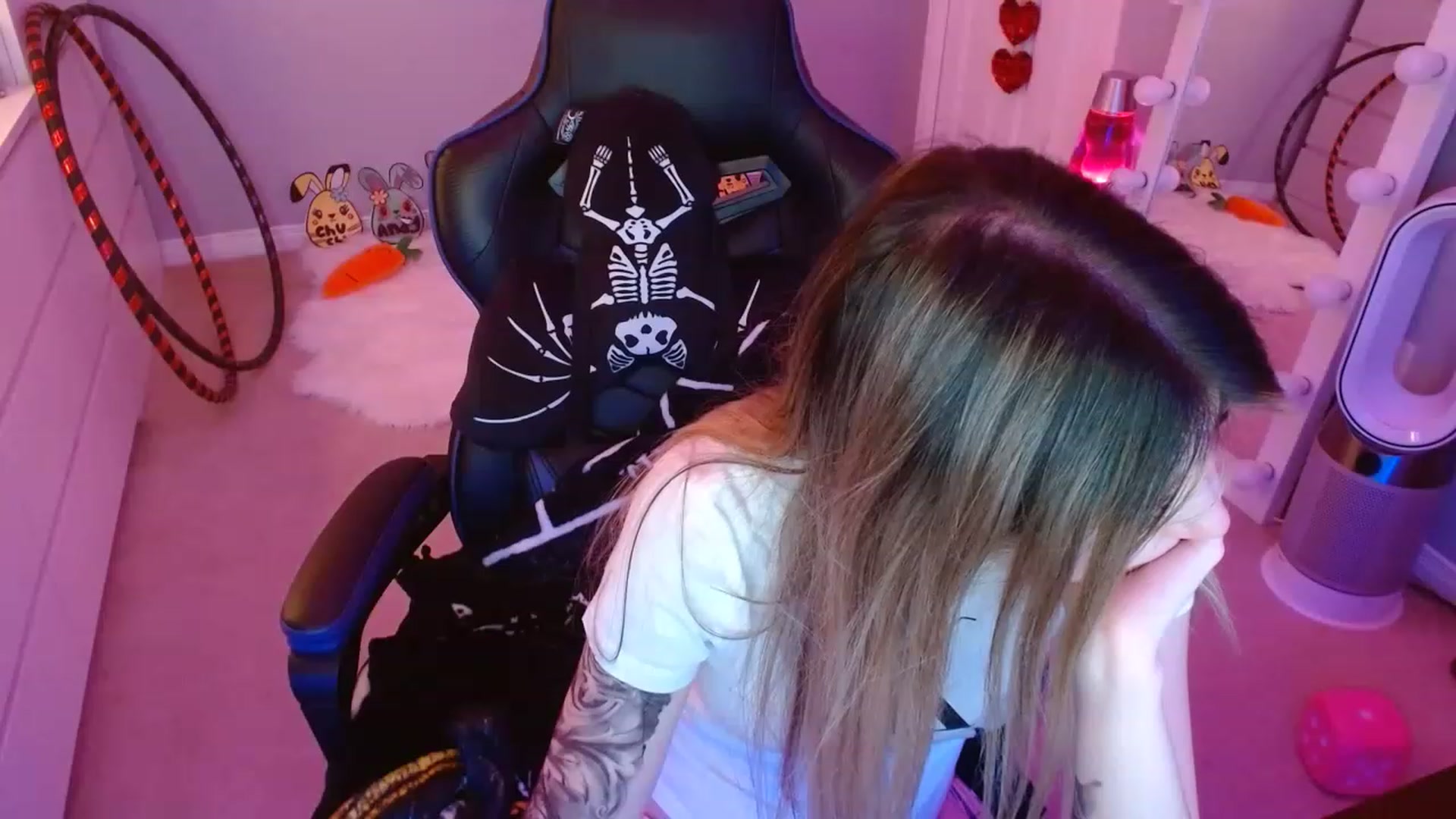 Gallery image thumbnail from Serafina's myfreecams stream on, 04/25/2023, 05:39 image 10 of 20