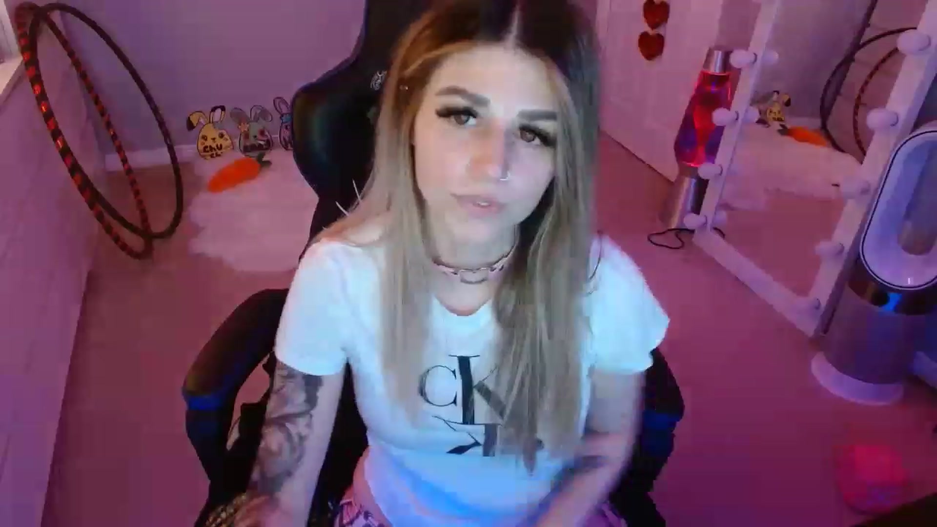 Gallery image thumbnail from Serafina's myfreecams stream on, 04/25/2023, 05:39 image 13 of 20