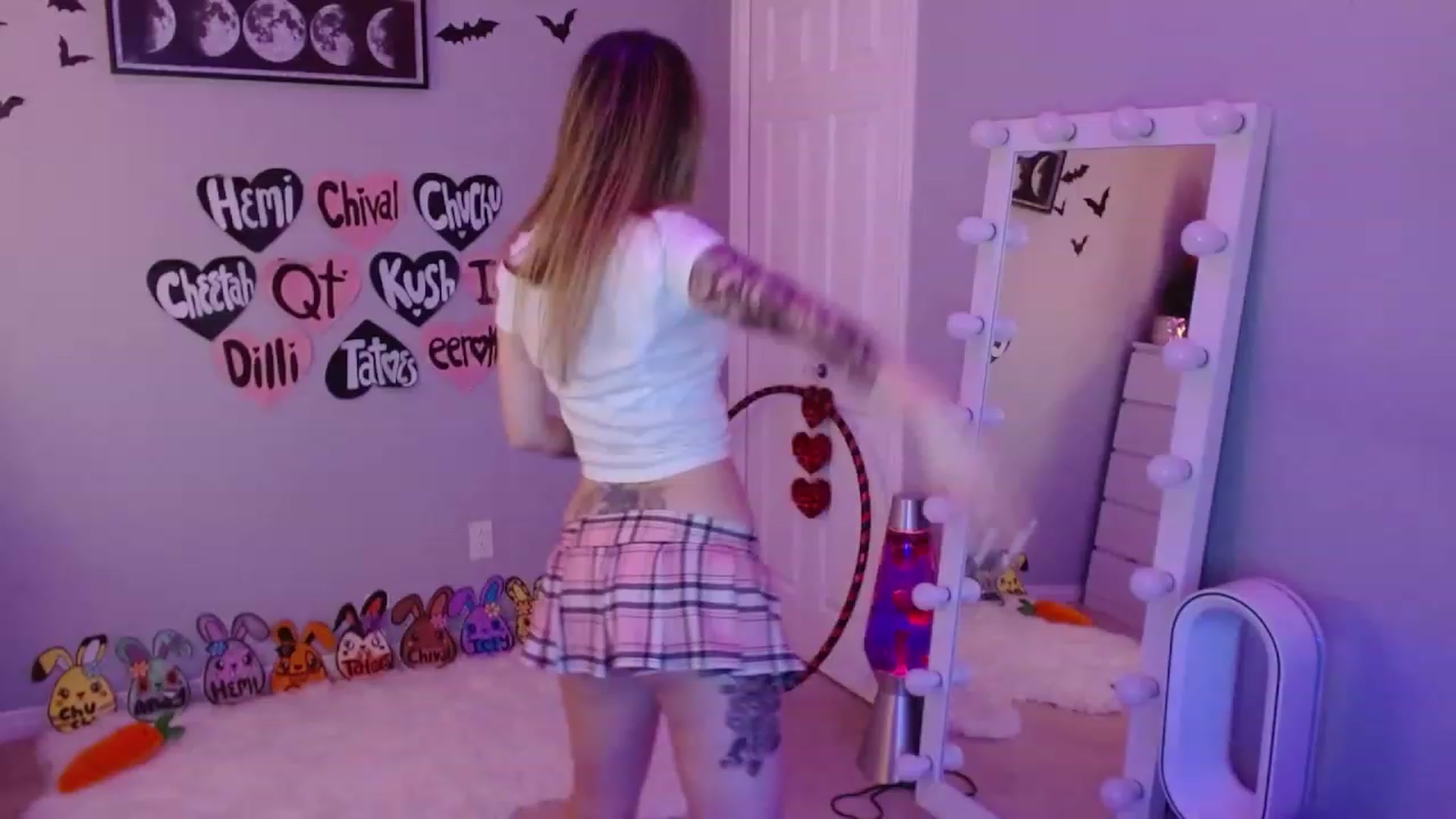 Gallery image thumbnail from Serafina's myfreecams stream on, 04/26/2023, 05:39 image 11 of 20
