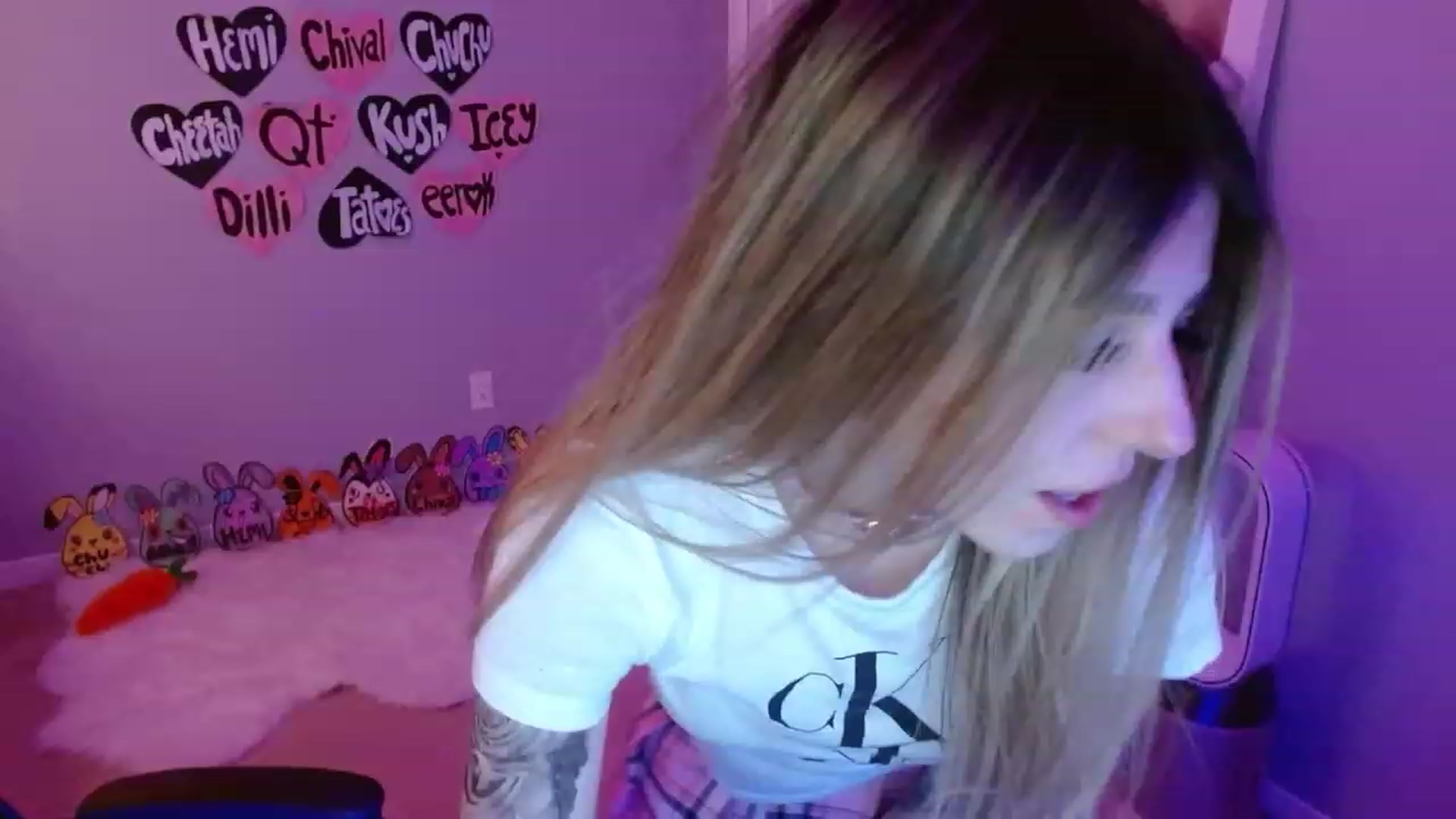 Gallery image thumbnail from Serafina's myfreecams stream on, 04/26/2023, 05:39 image 12 of 20