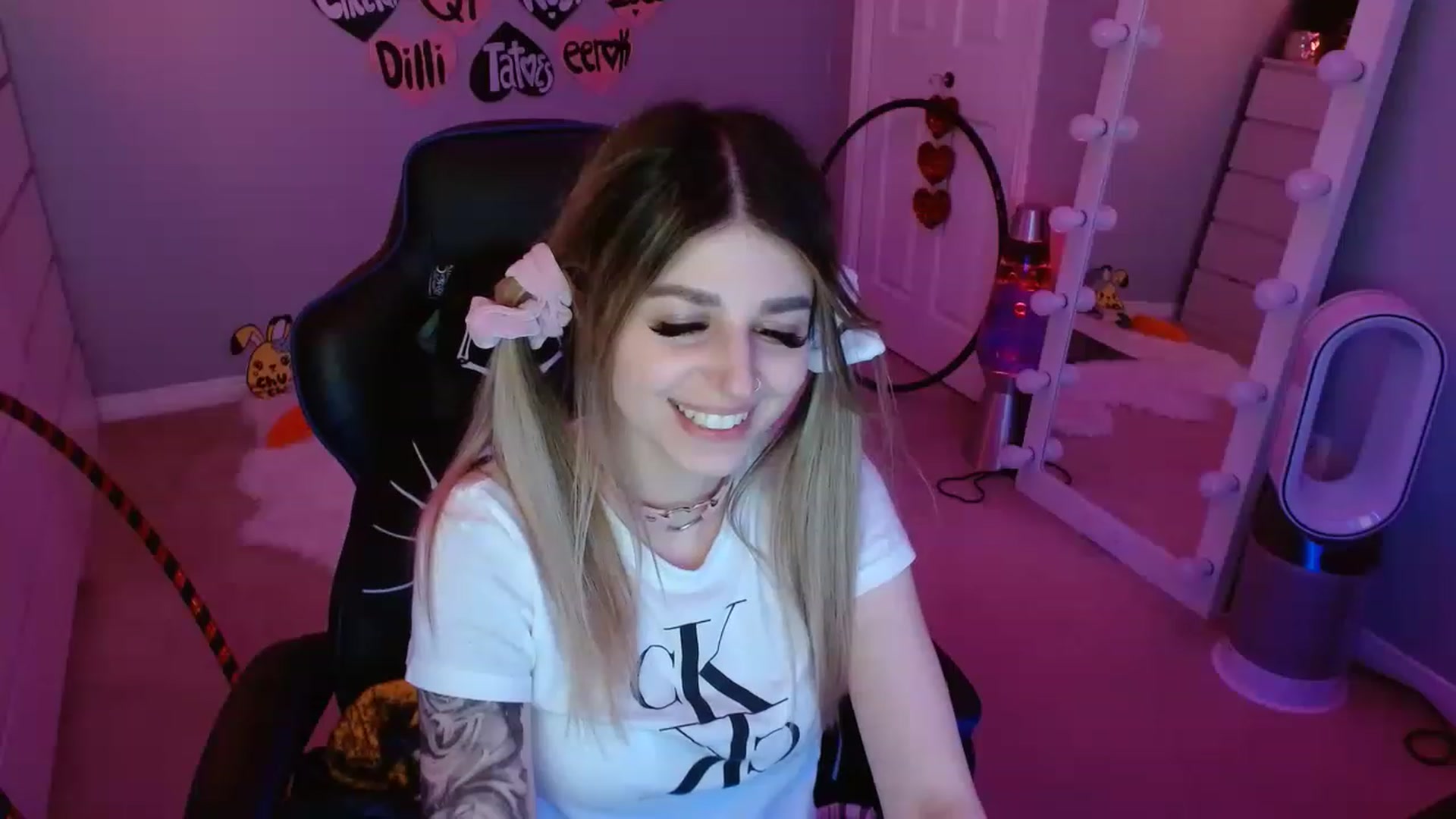 Gallery image thumbnail from Serafina's myfreecams stream on, 04/26/2023, 07:22 image 19 of 20