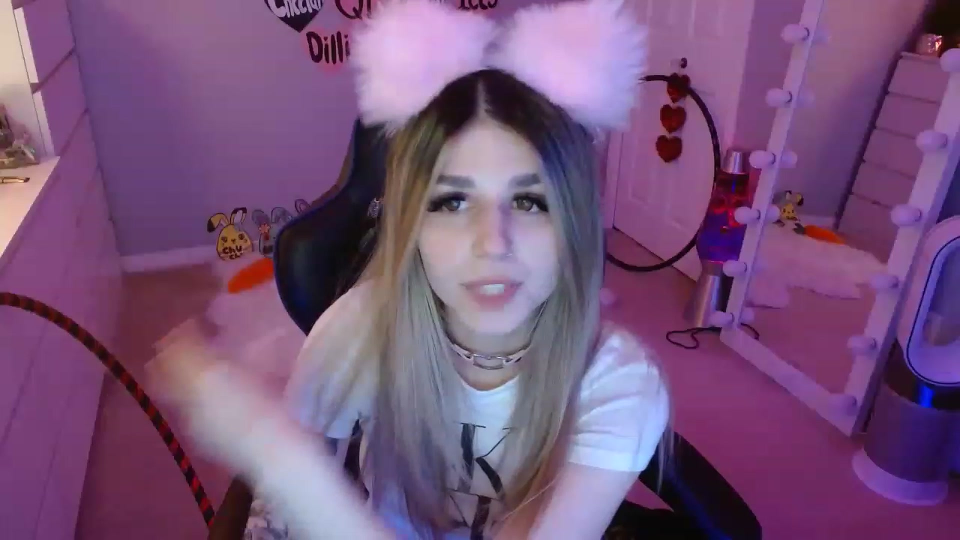 Gallery image thumbnail from Serafina's myfreecams stream on, 04/26/2023, 07:22 image 5 of 20