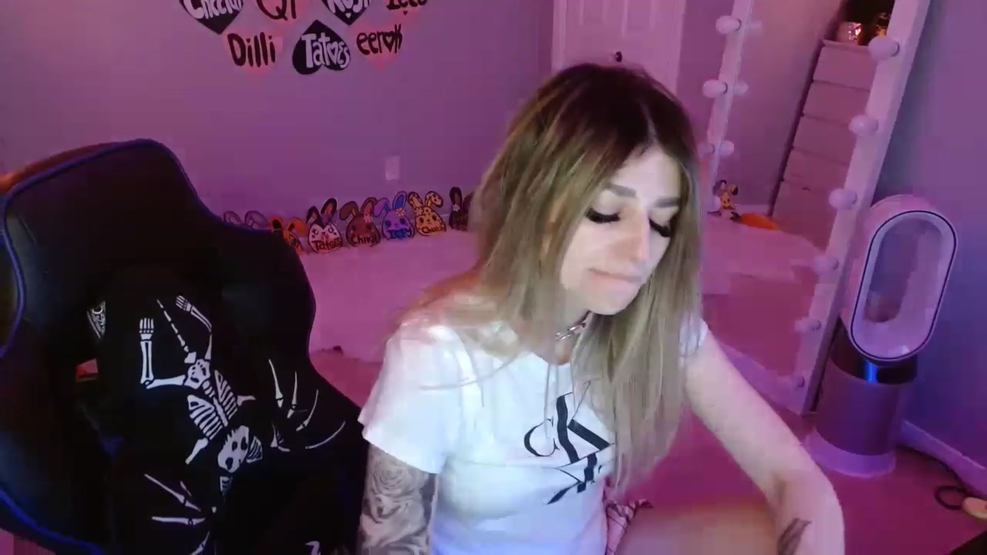 Gallery image thumbnail from Serafina's myfreecams stream on, 04/26/2023, 07:22 image 9 of 20