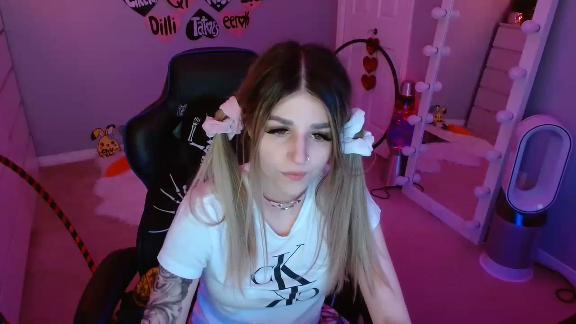 Gallery image thumbnail from Serafina's myfreecams stream on, 04/26/2023, 07:22 image 18 of 20