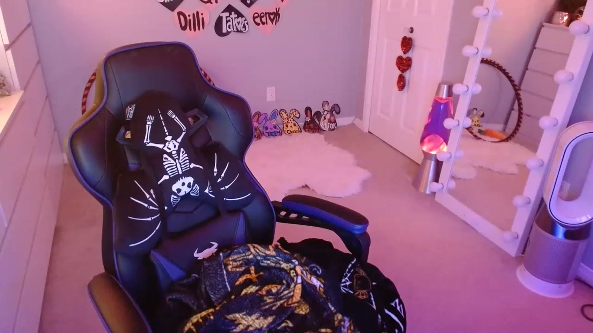 Gallery image thumbnail from Serafina's myfreecams stream on, 04/28/2023, 03:31 image 8 of 20