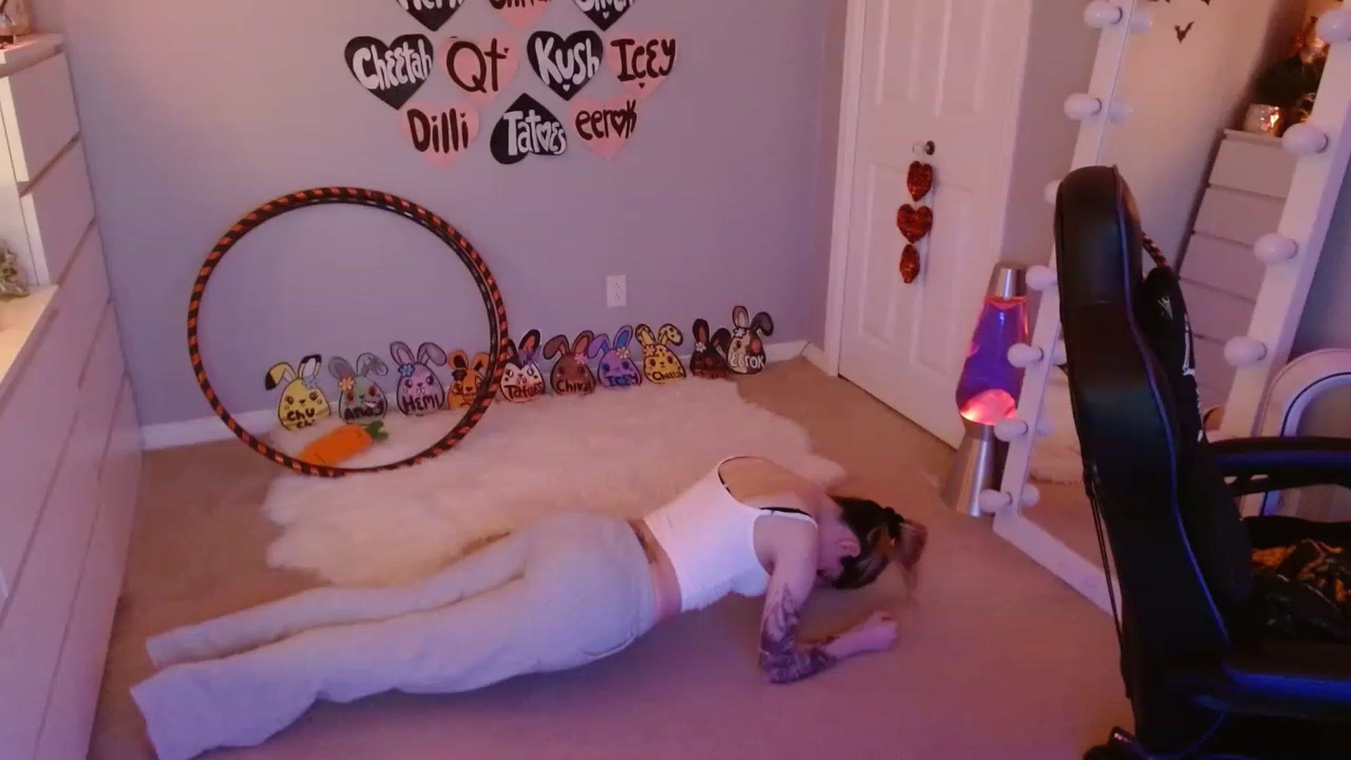 Gallery image thumbnail from Serafina's myfreecams stream on, 04/28/2023, 03:31 image 5 of 20