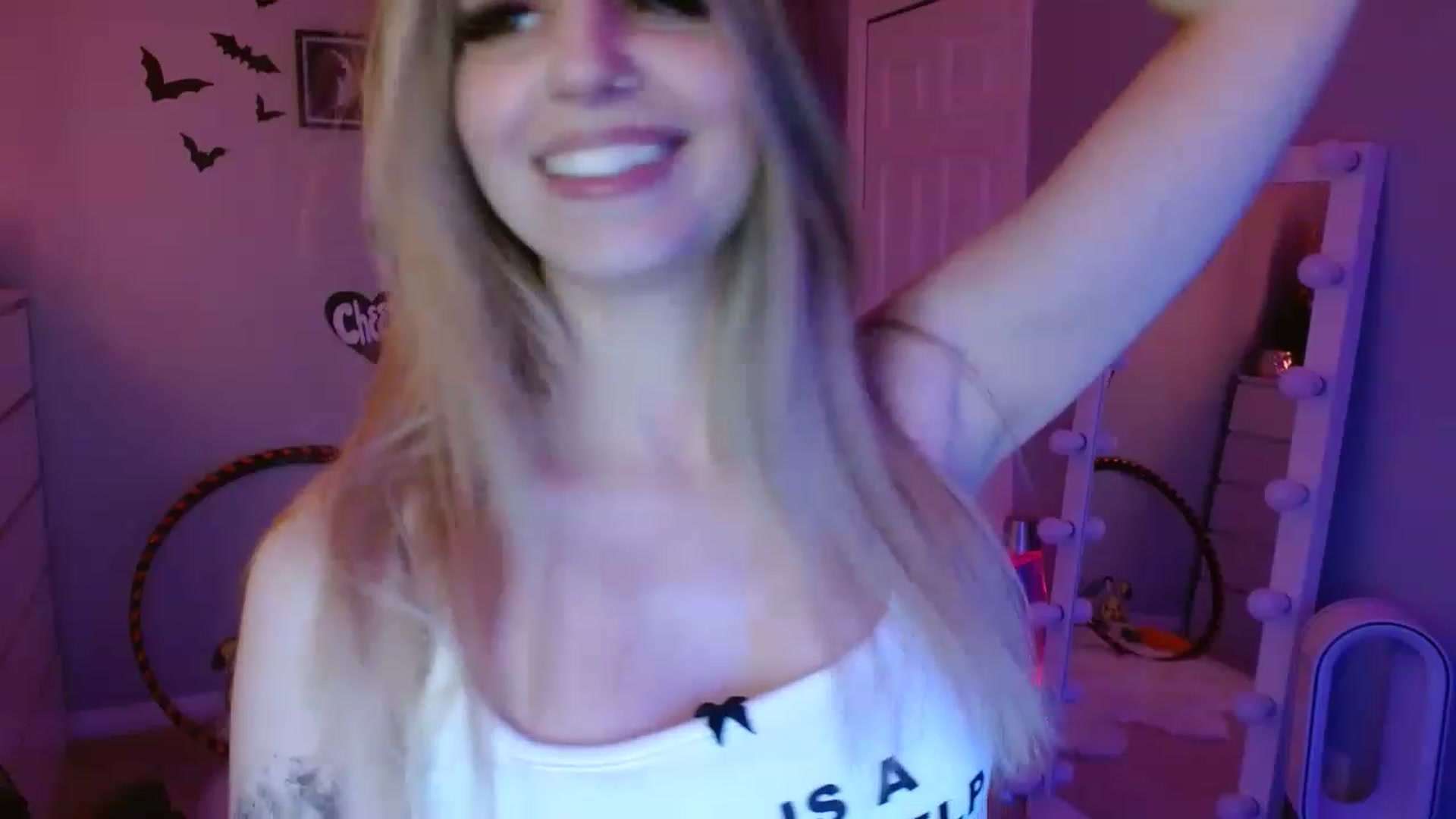 Gallery image thumbnail from Serafina's myfreecams stream on, 04/28/2023, 03:31 image 11 of 20