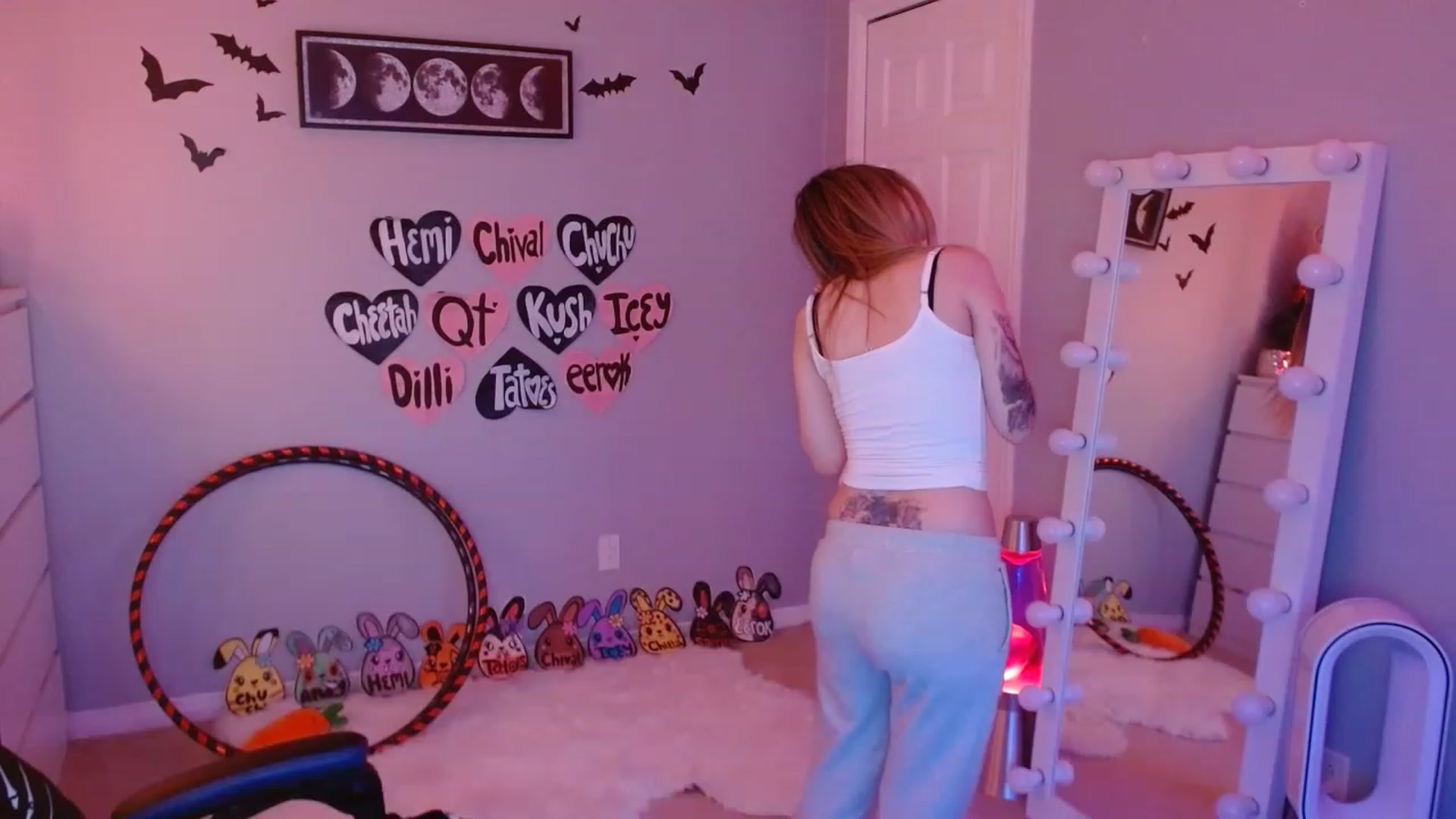 Gallery image thumbnail from Serafina's myfreecams stream on, 04/28/2023, 03:31 image 13 of 20