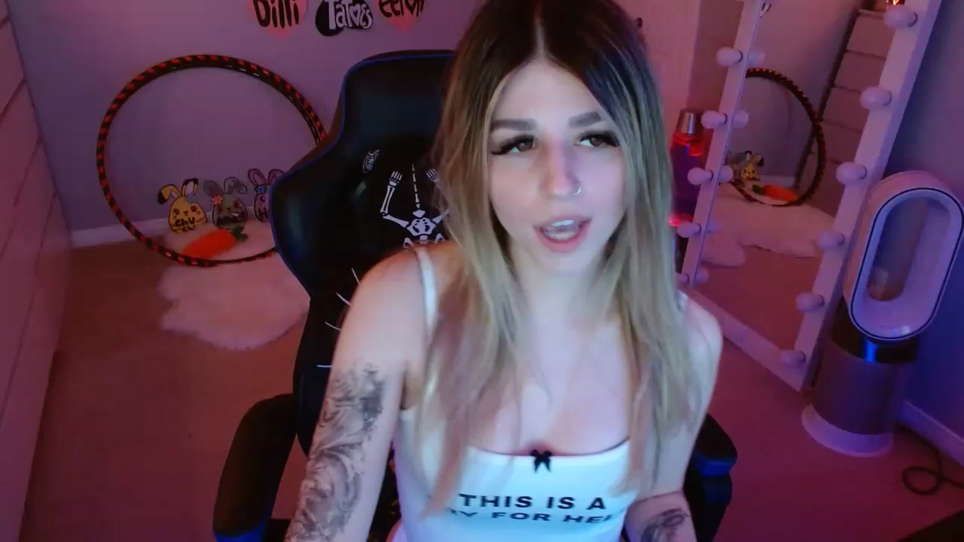 Gallery image thumbnail from Serafina's myfreecams stream on, 04/28/2023, 05:19 image 4 of 20