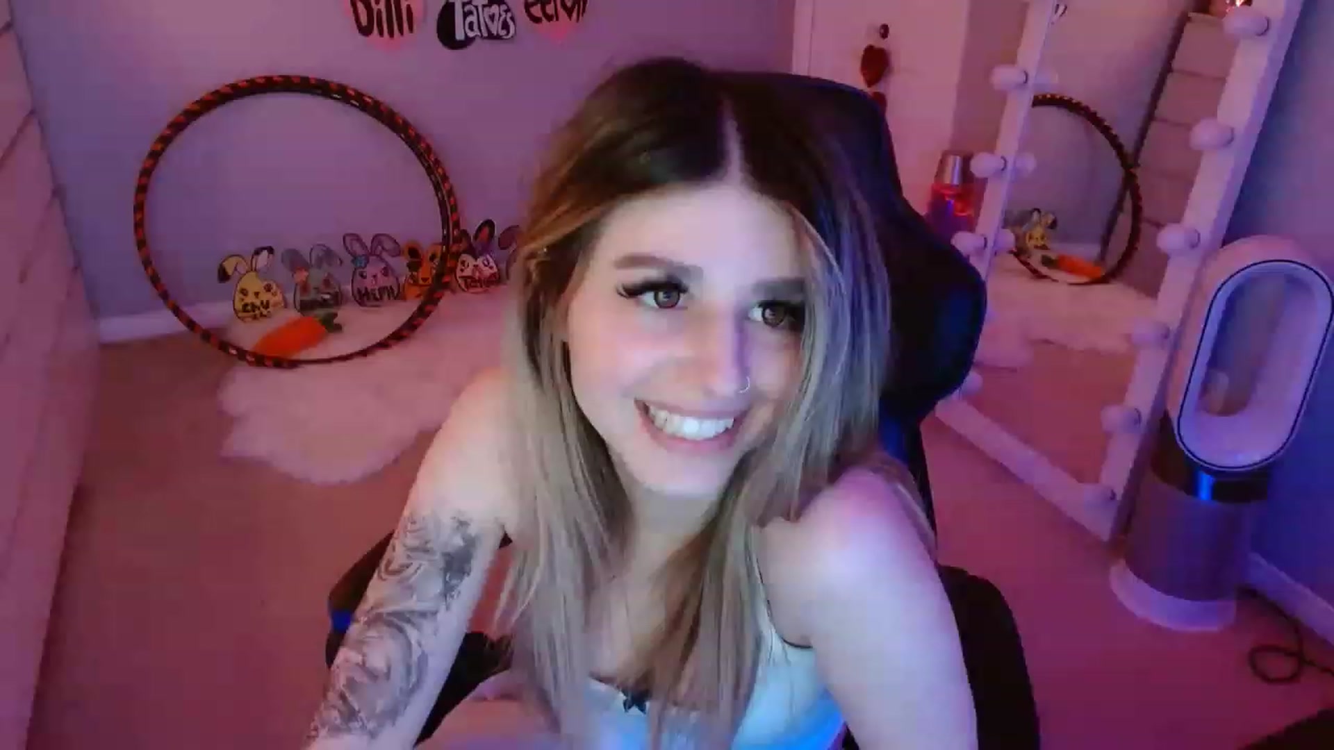 Gallery image thumbnail from Serafina's myfreecams stream on, 04/28/2023, 05:19 image 1 of 20
