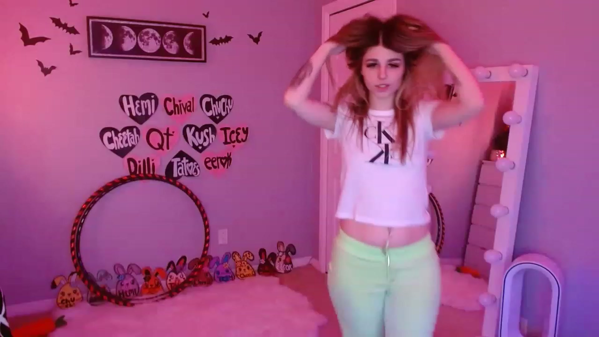 Gallery image thumbnail from Serafina's myfreecams stream on, 04/29/2023, 09:00 image 4 of 20