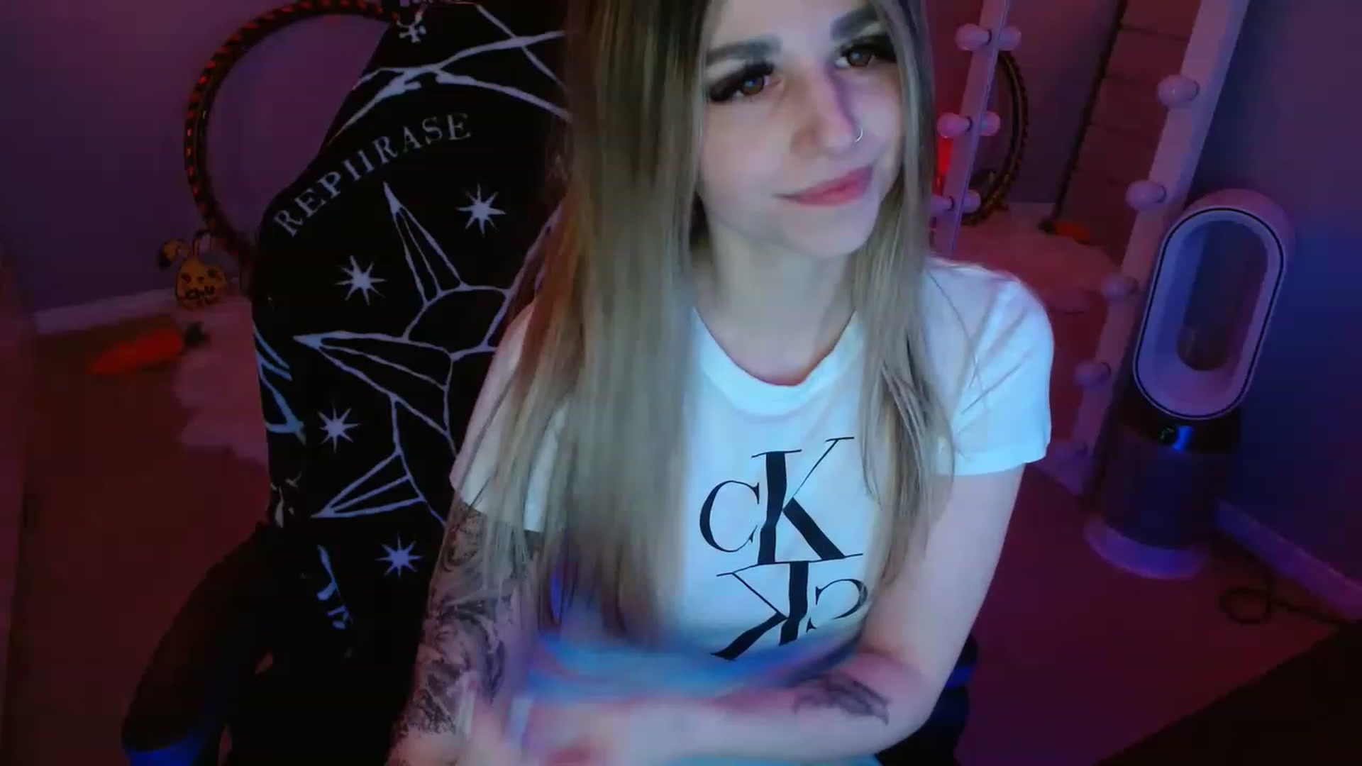 Gallery image thumbnail from Serafina's myfreecams stream on, 04/29/2023, 09:00 image 19 of 20