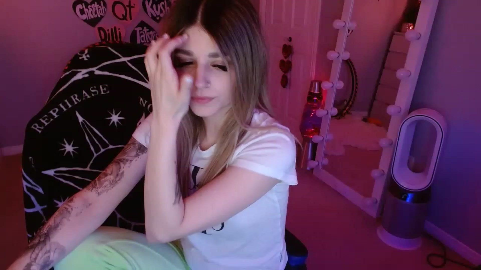 Gallery image thumbnail from Serafina's myfreecams stream on, 04/29/2023, 09:00 image 7 of 20