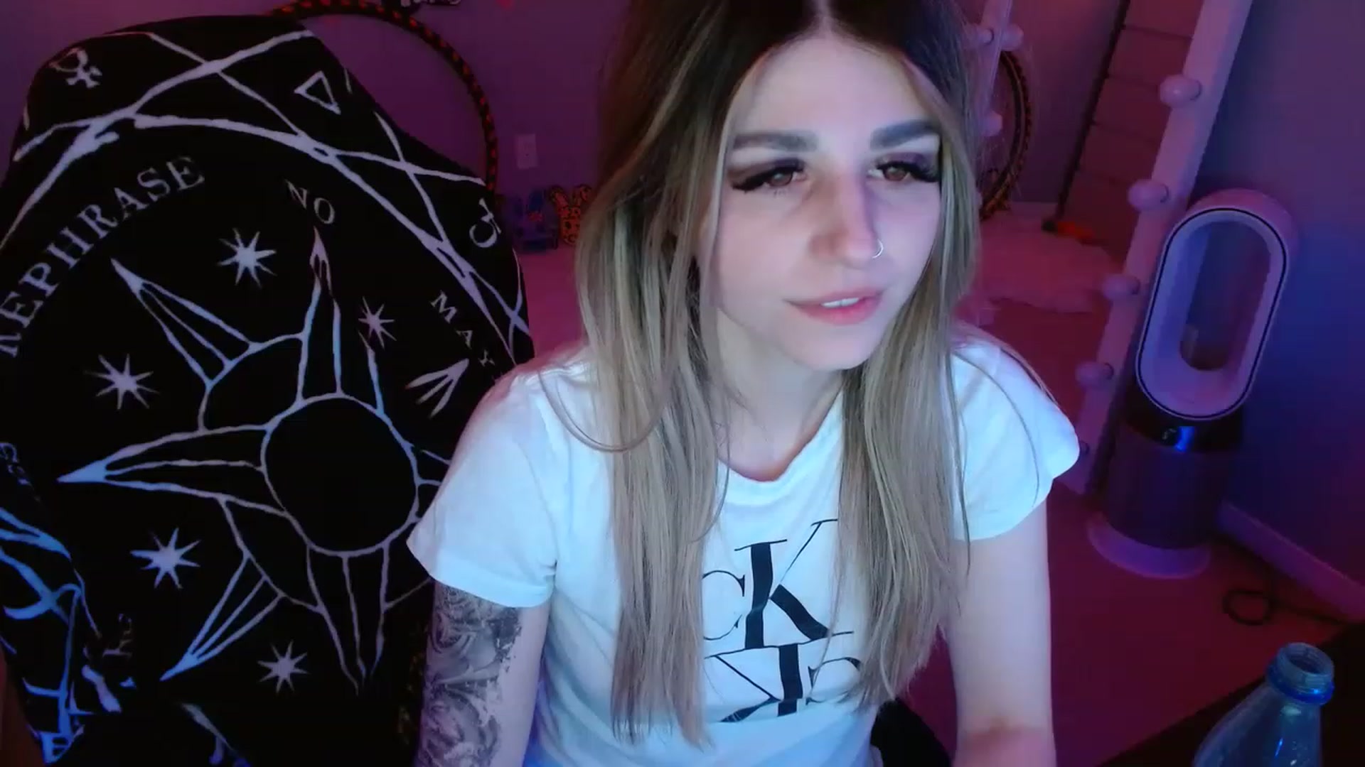 Gallery image thumbnail from Serafina's myfreecams stream on, 04/29/2023, 09:00 image 17 of 20