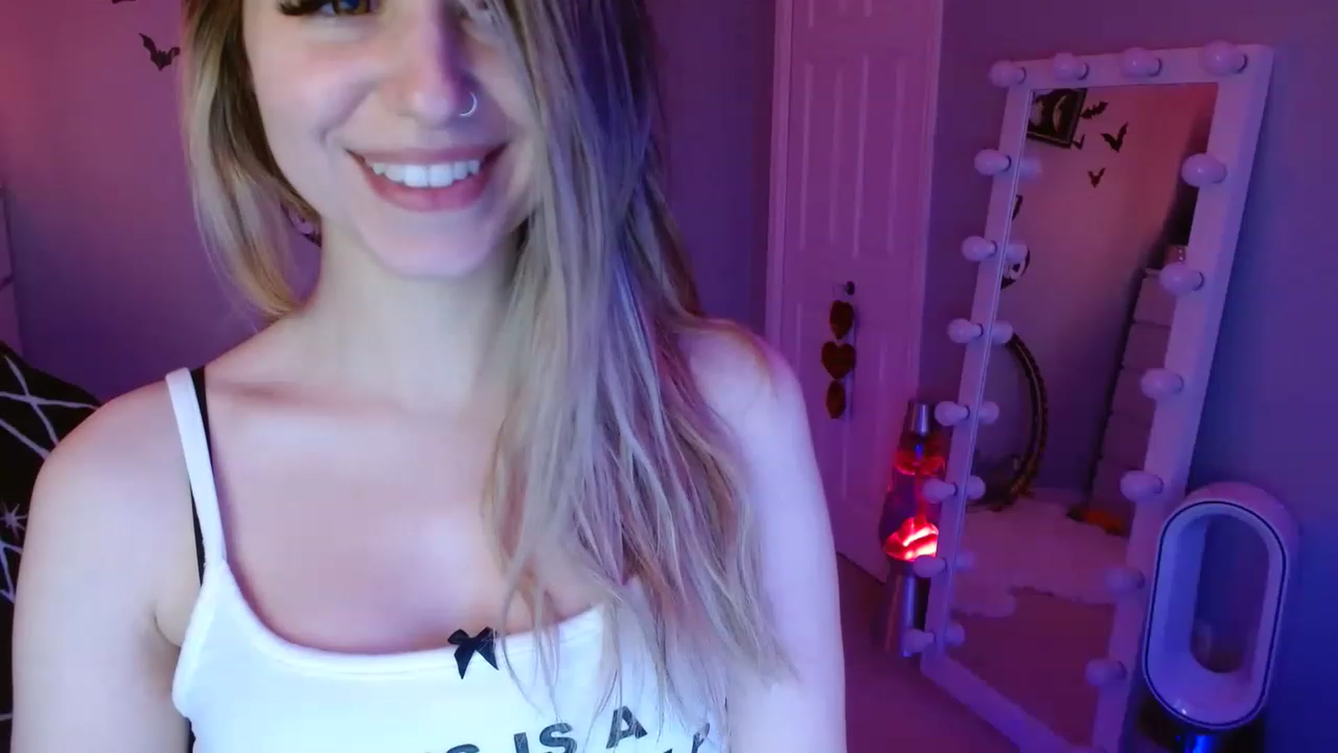 Gallery image thumbnail from Serafina's myfreecams stream on, 04/30/2023, 03:39 image 16 of 20