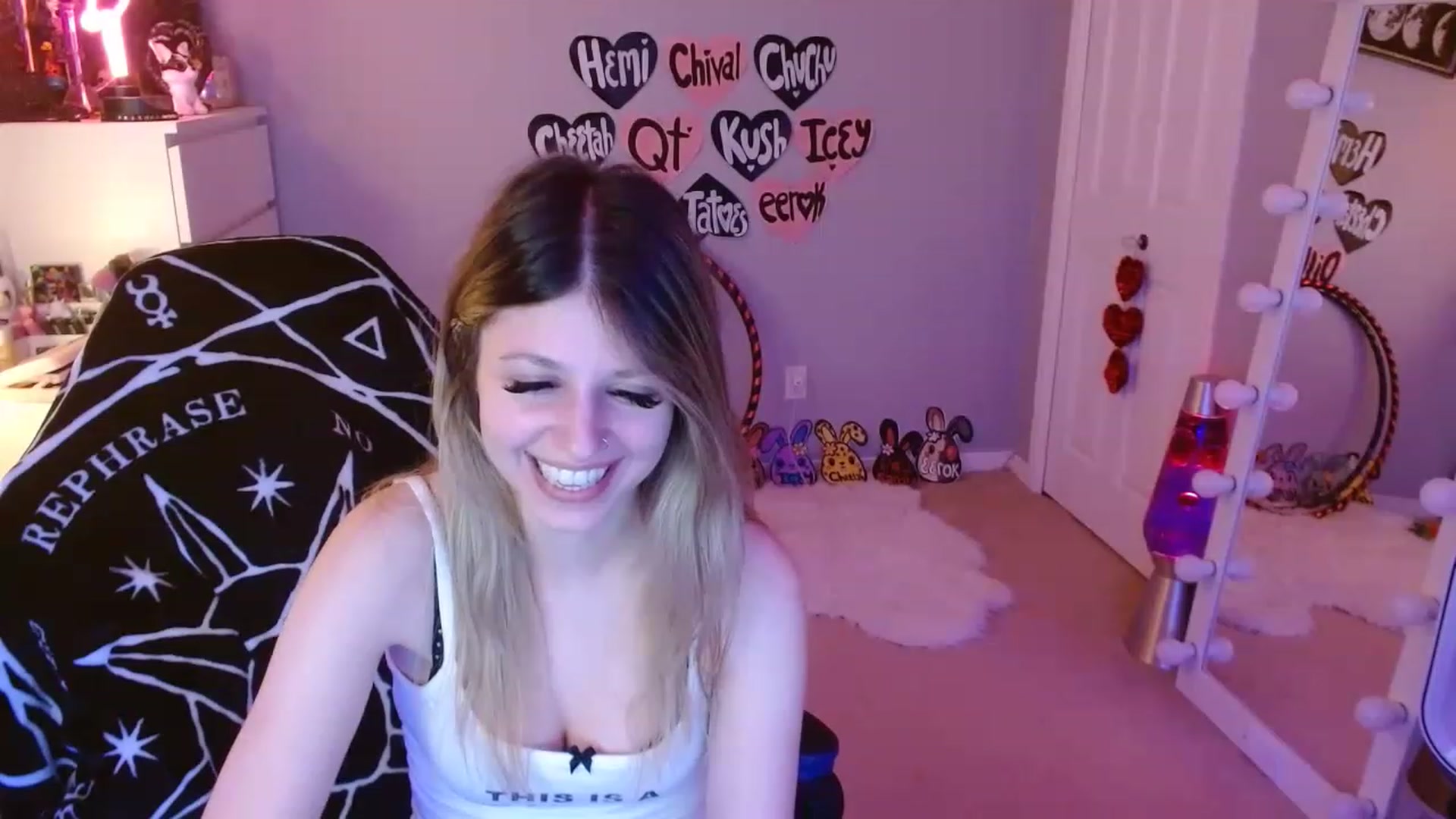 Gallery image thumbnail from Serafina's myfreecams stream on, 04/30/2023, 06:14 image 17 of 20