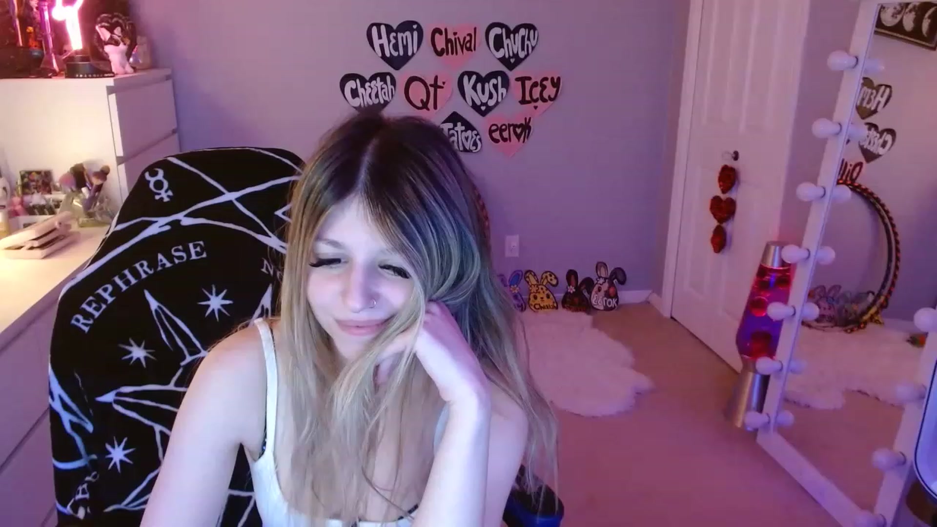 Gallery image thumbnail from Serafina's myfreecams stream on, 04/30/2023, 06:14 image 16 of 20