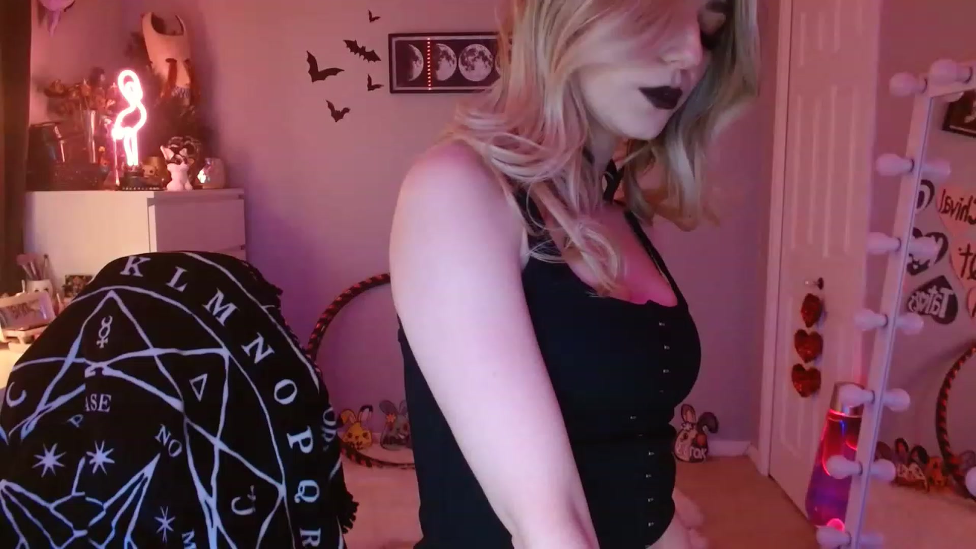 Gallery image thumbnail from Serafina's myfreecams stream on, 05/03/2023, 06:31 image 6 of 20