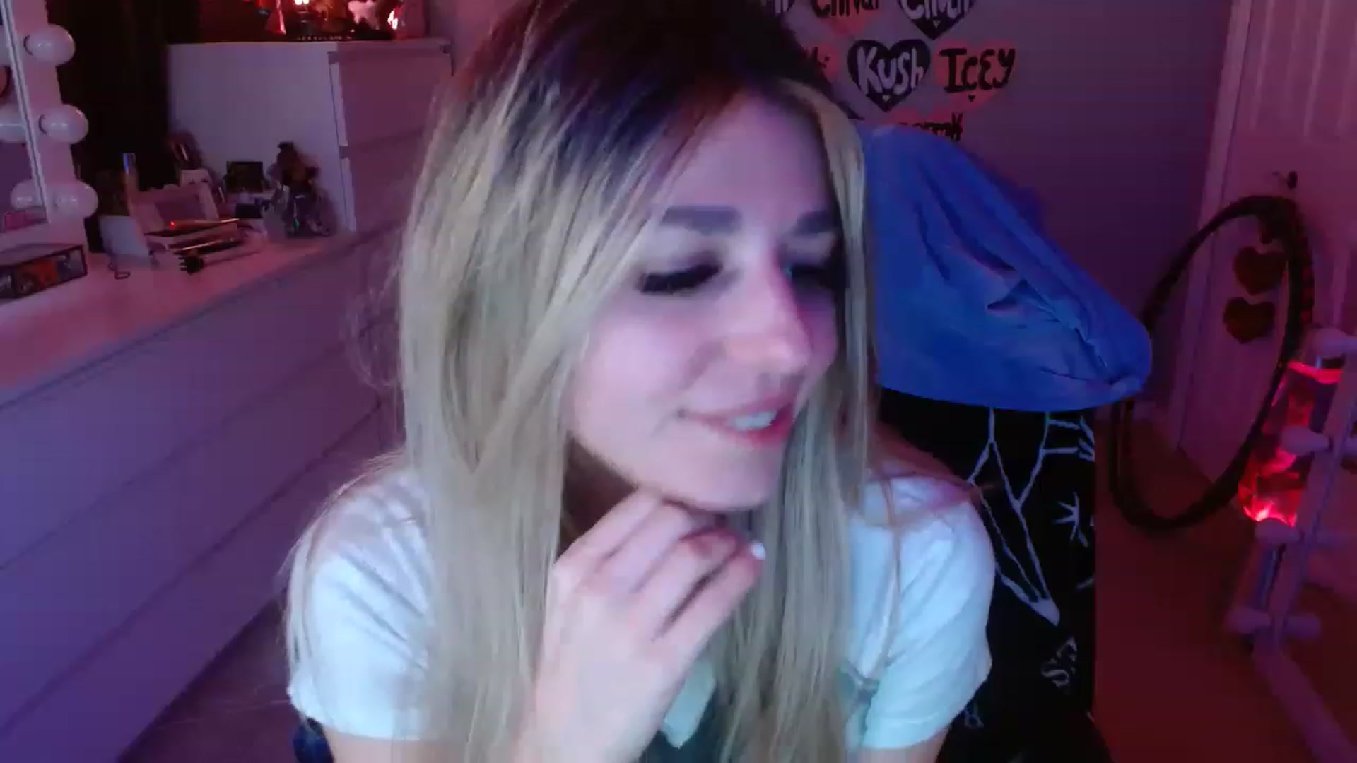 Gallery image thumbnail from Serafina's myfreecams stream on, 05/07/2023, 04:57 image 1 of 20