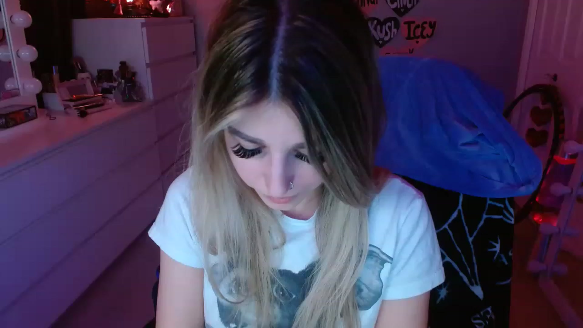 Gallery image thumbnail from Serafina's myfreecams stream on, 05/07/2023, 04:57 image 10 of 20