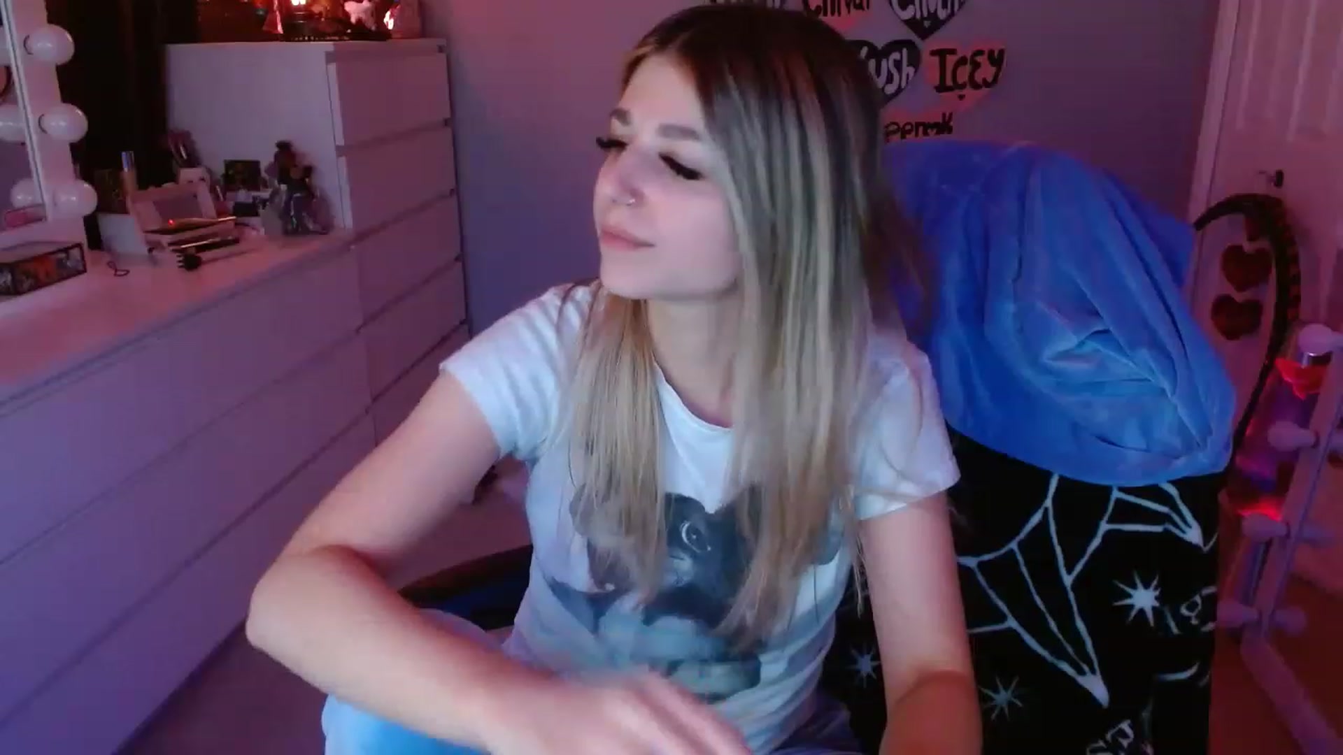 Gallery image thumbnail from Serafina's myfreecams stream on, 05/07/2023, 04:57 image 17 of 20