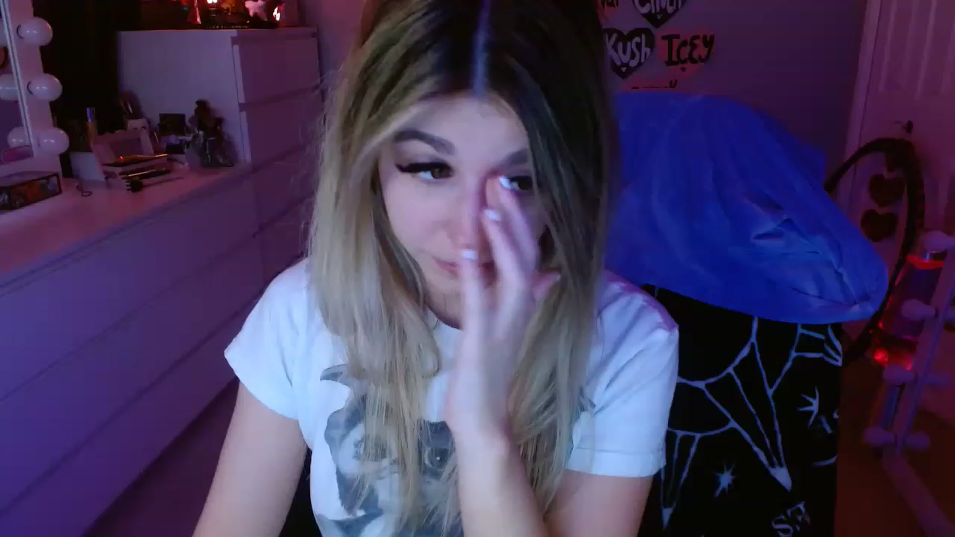 Gallery image thumbnail from Serafina's myfreecams stream on, 05/07/2023, 04:57 image 9 of 20