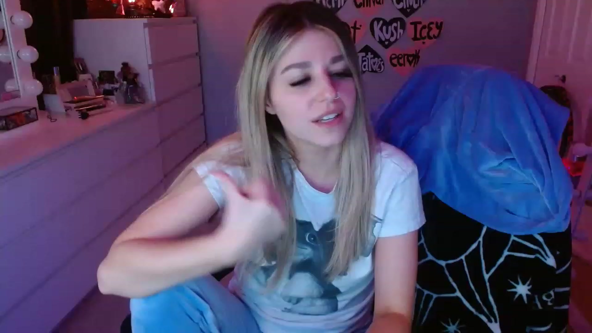 Gallery image thumbnail from Serafina's myfreecams stream on, 05/07/2023, 04:57 image 18 of 20