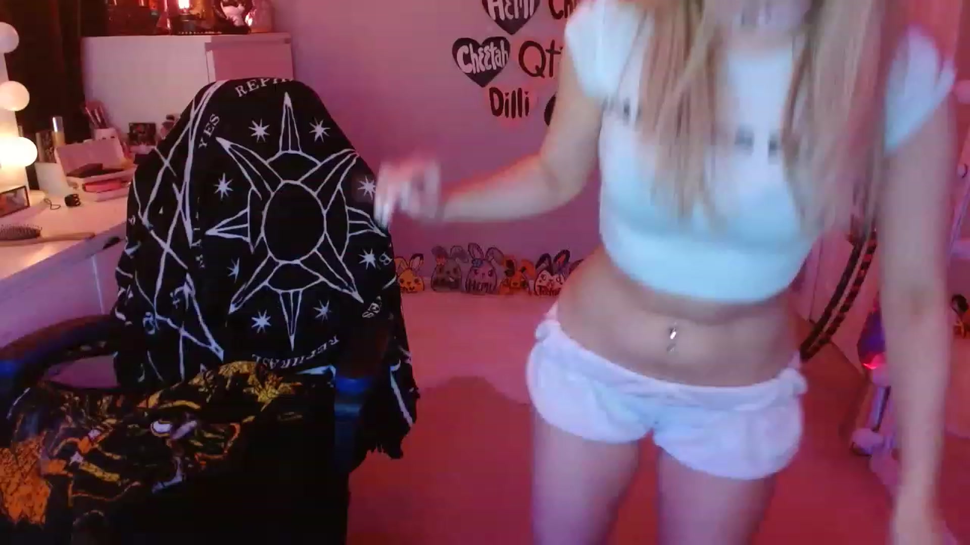 Gallery image thumbnail from Serafina's myfreecams stream on, 05/08/2023, 01:50 image 4 of 20