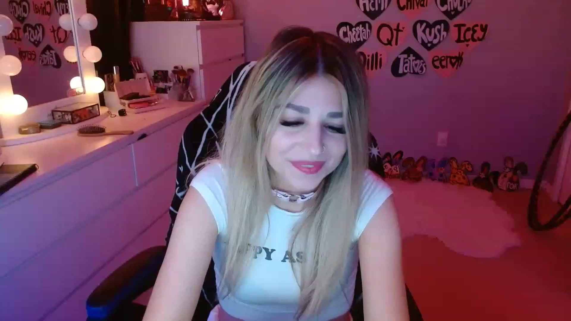 Gallery image thumbnail from Serafina's myfreecams stream on, 05/08/2023, 01:50 image 1 of 20
