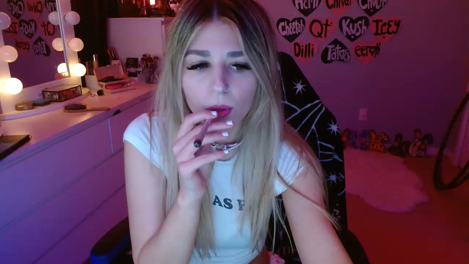 Gallery image thumbnail from Serafina's myfreecams stream on, 05/08/2023, 01:50 image 3 of 20