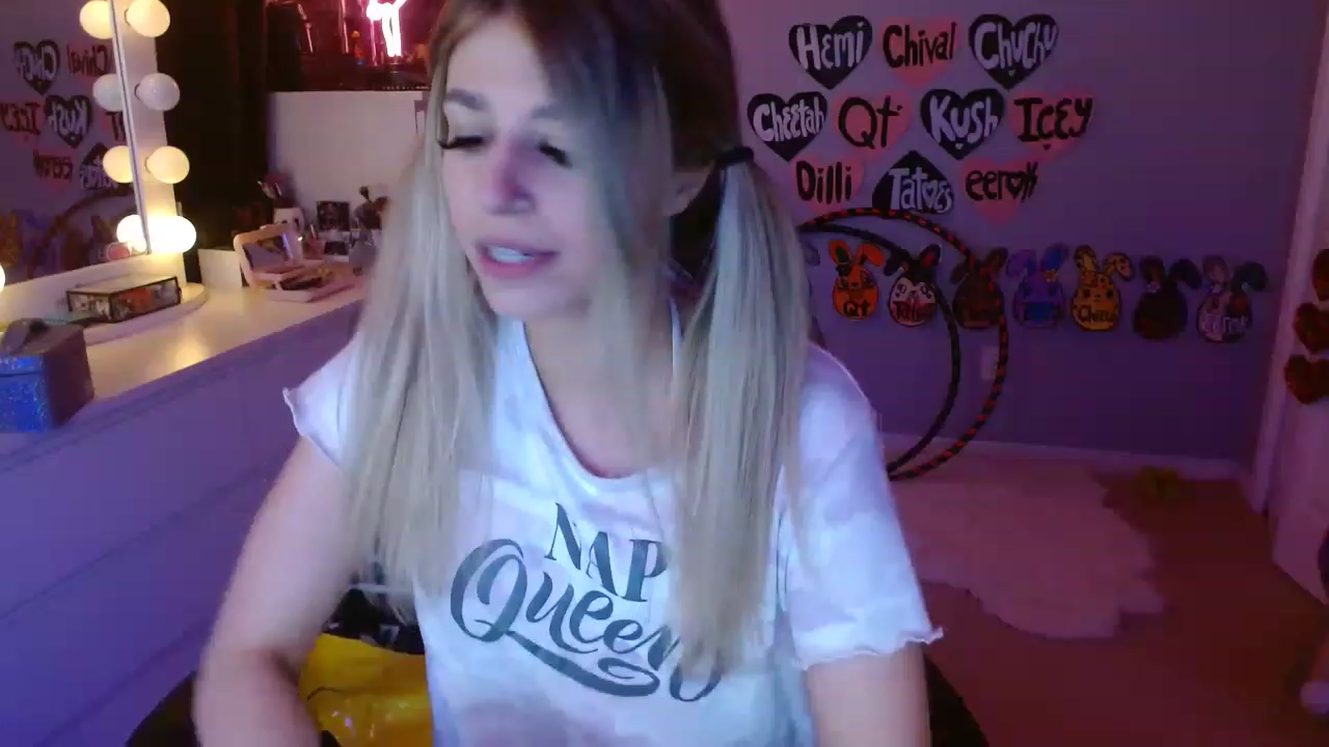 Gallery image thumbnail from Serafina's myfreecams stream on, 05/12/2023, 03:08 image 12 of 20