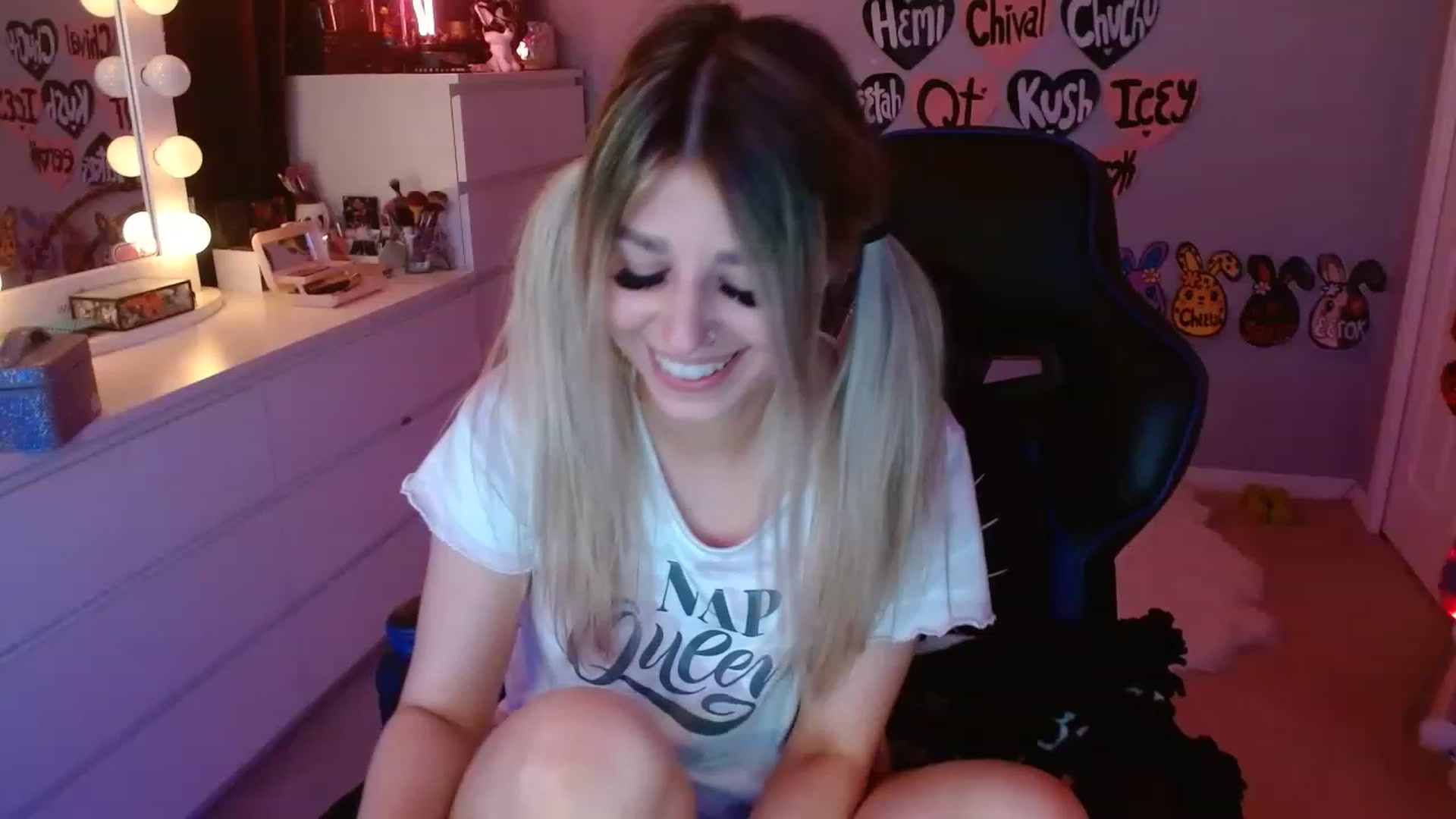 Gallery image thumbnail from Serafina's myfreecams stream on, 05/12/2023, 03:08 image 5 of 20