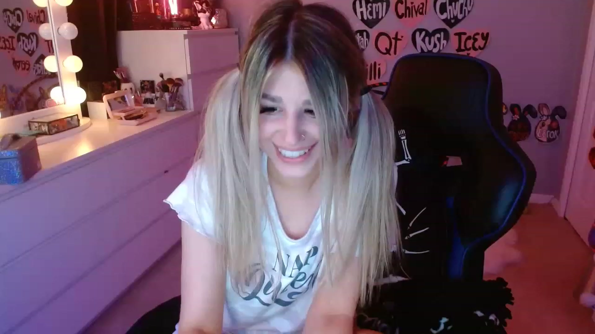 Gallery image thumbnail from Serafina's myfreecams stream on, 05/12/2023, 03:08 image 6 of 20