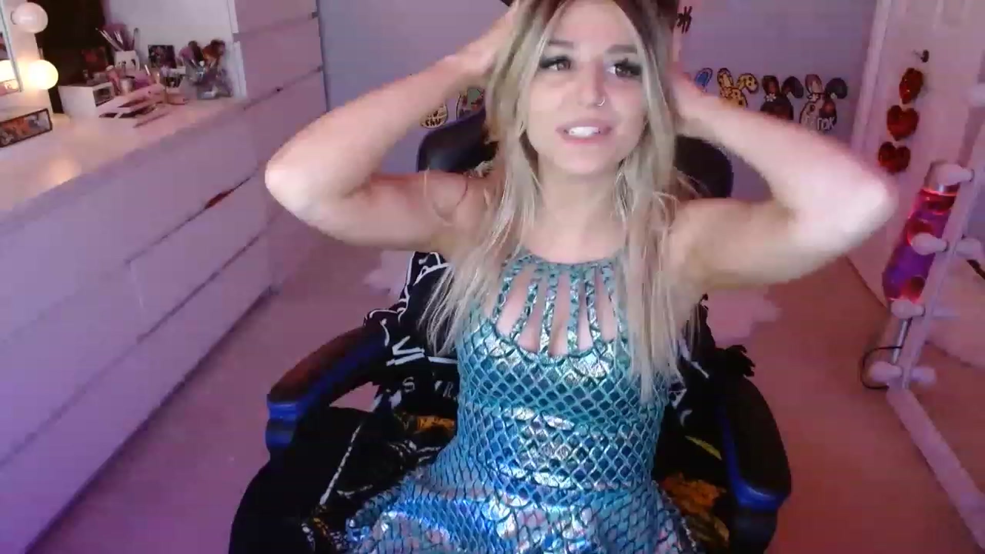 Gallery image thumbnail from Serafina's myfreecams stream on, 05/15/2023, 04:20 image 20 of 20