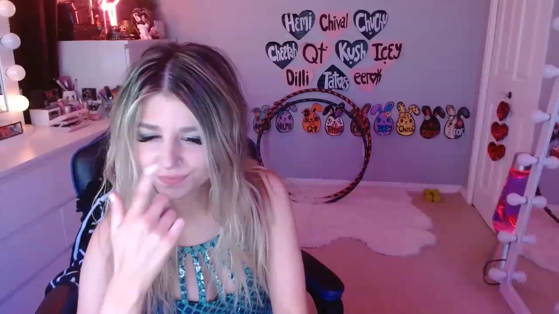 Gallery image thumbnail from Serafina's myfreecams stream on, 05/15/2023, 04:20 image 9 of 20