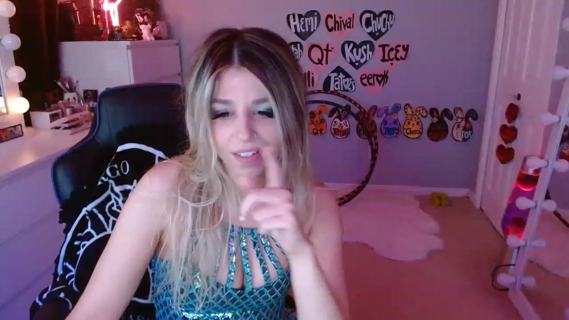 Gallery image thumbnail from Serafina's myfreecams stream on, 05/15/2023, 04:20 image 14 of 20
