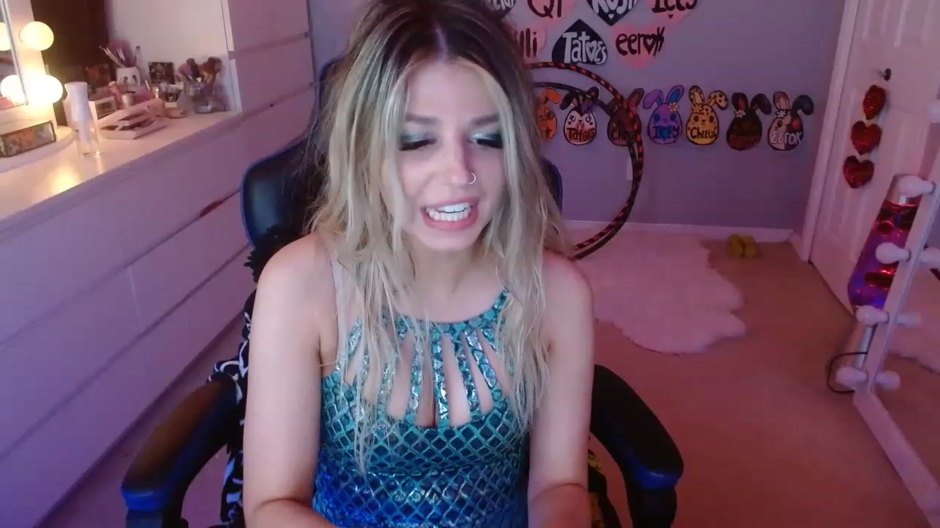 Gallery image thumbnail from Serafina's myfreecams stream on, 05/15/2023, 07:37 image 2 of 20
