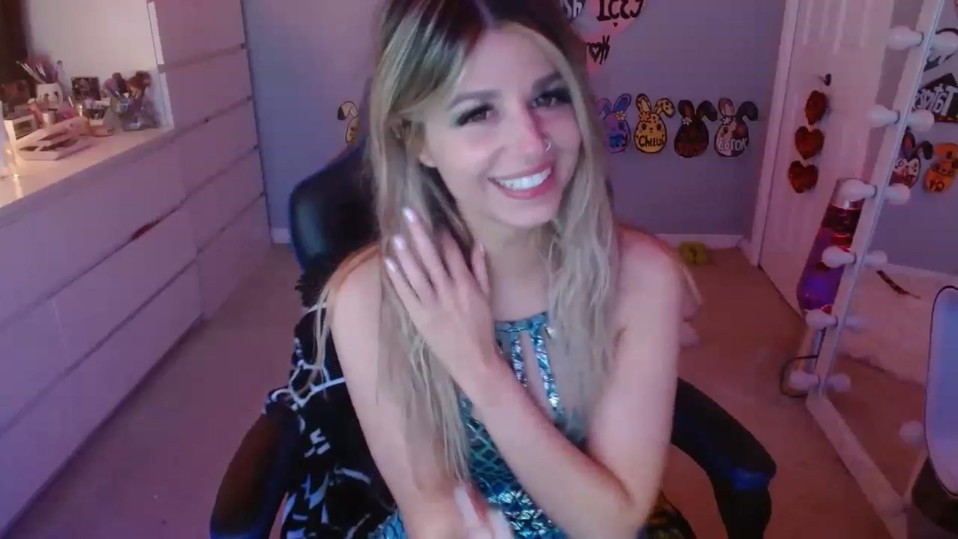 Gallery image thumbnail from Serafina's myfreecams stream on, 05/15/2023, 07:37 image 9 of 20