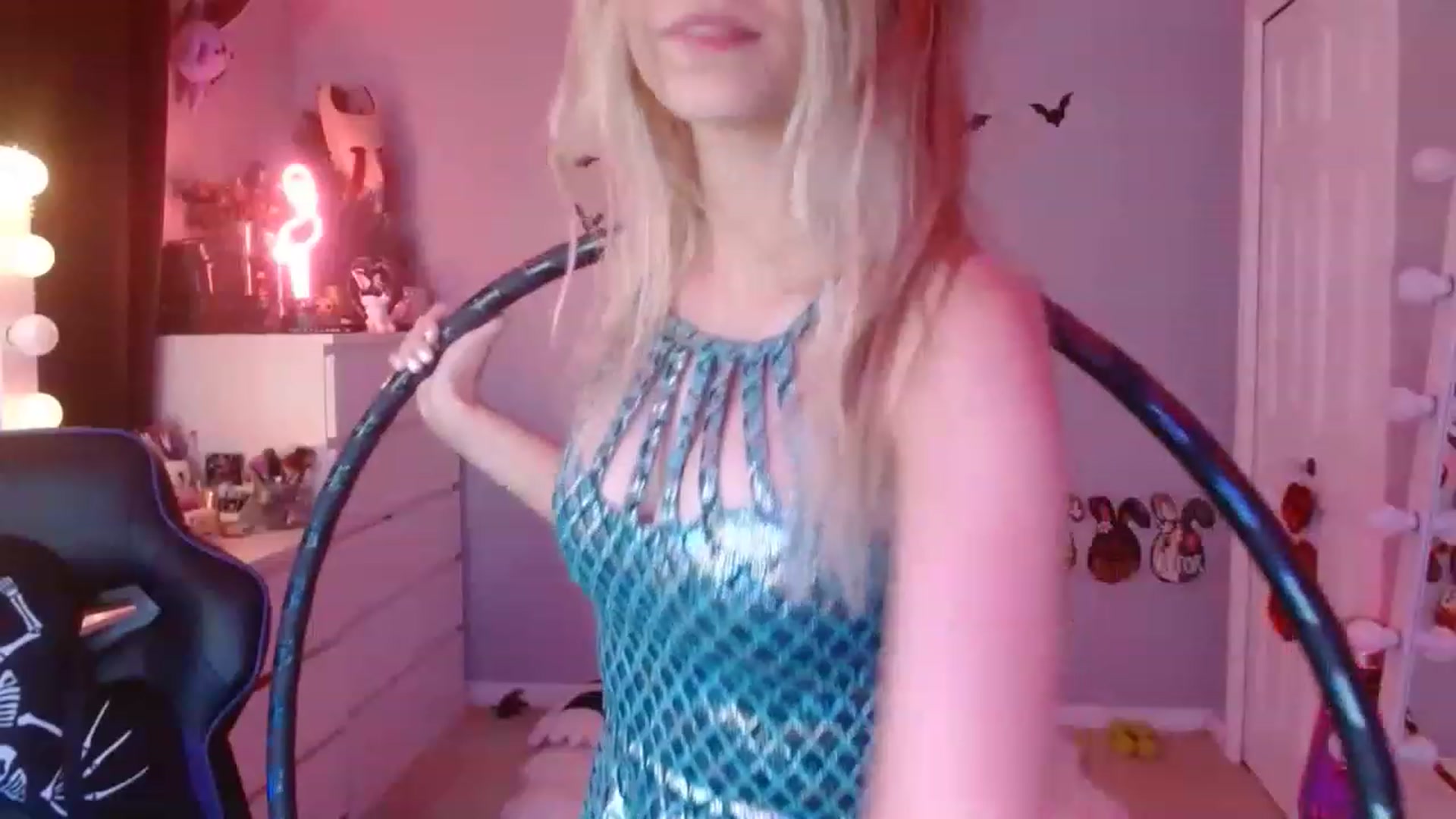 Gallery image thumbnail from Serafina's myfreecams stream on, 05/15/2023, 07:37 image 7 of 20