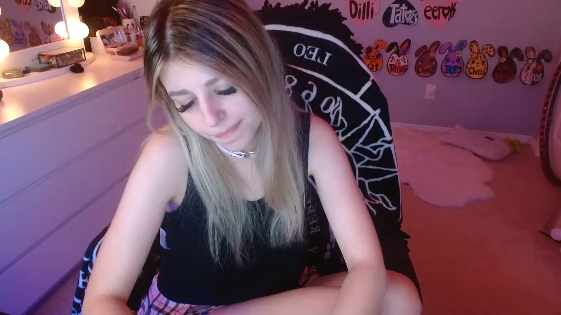 Gallery image thumbnail from Serafina's myfreecams stream on, 05/22/2023, 06:25 image 19 of 20