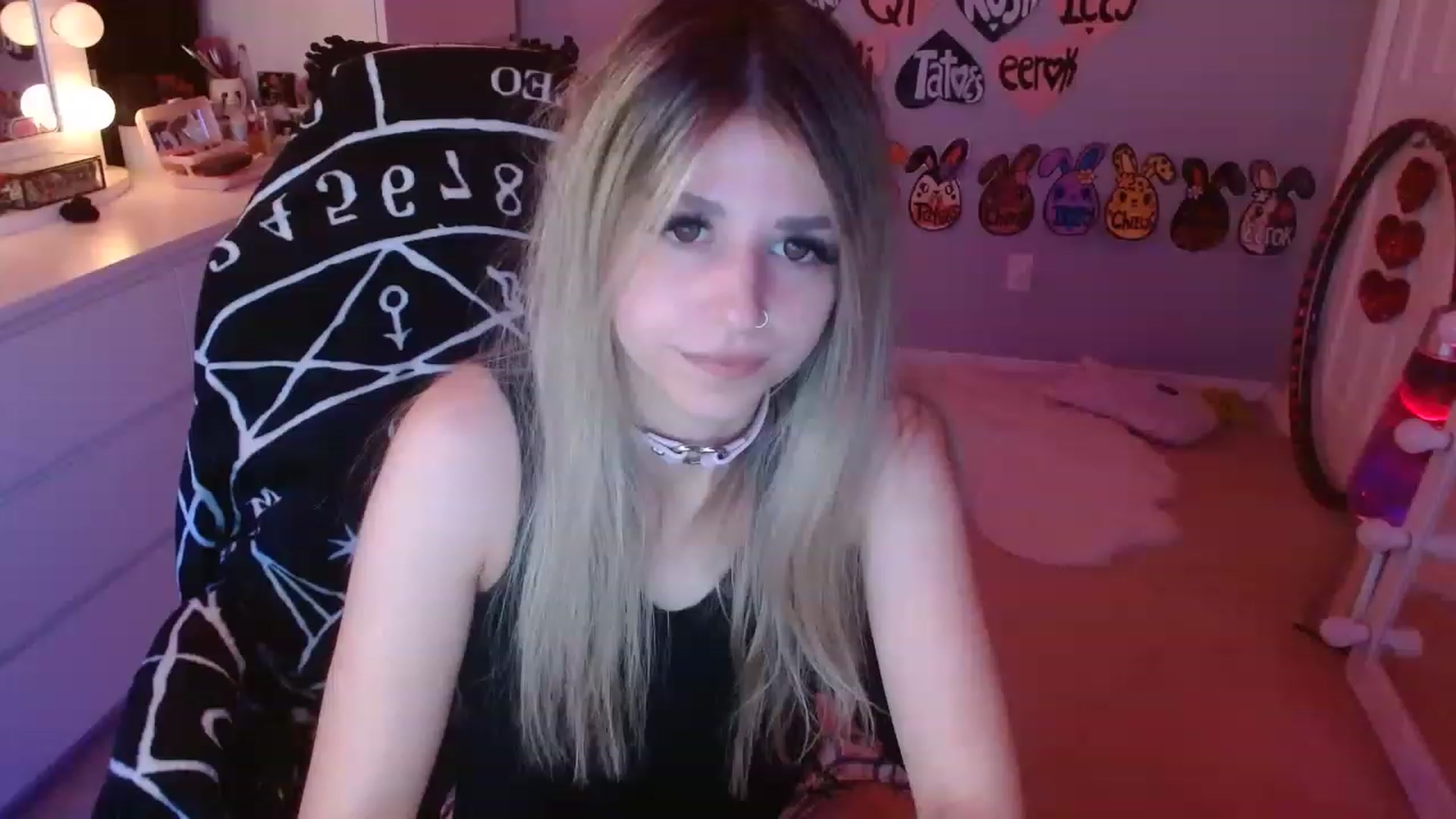 Gallery image thumbnail from Serafina's myfreecams stream on, 05/22/2023, 06:25 image 3 of 20