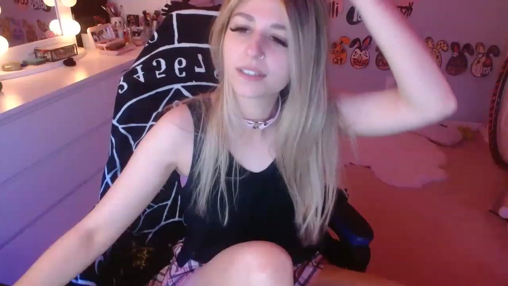 Gallery image thumbnail from Serafina's myfreecams stream on, 05/22/2023, 06:25 image 12 of 20