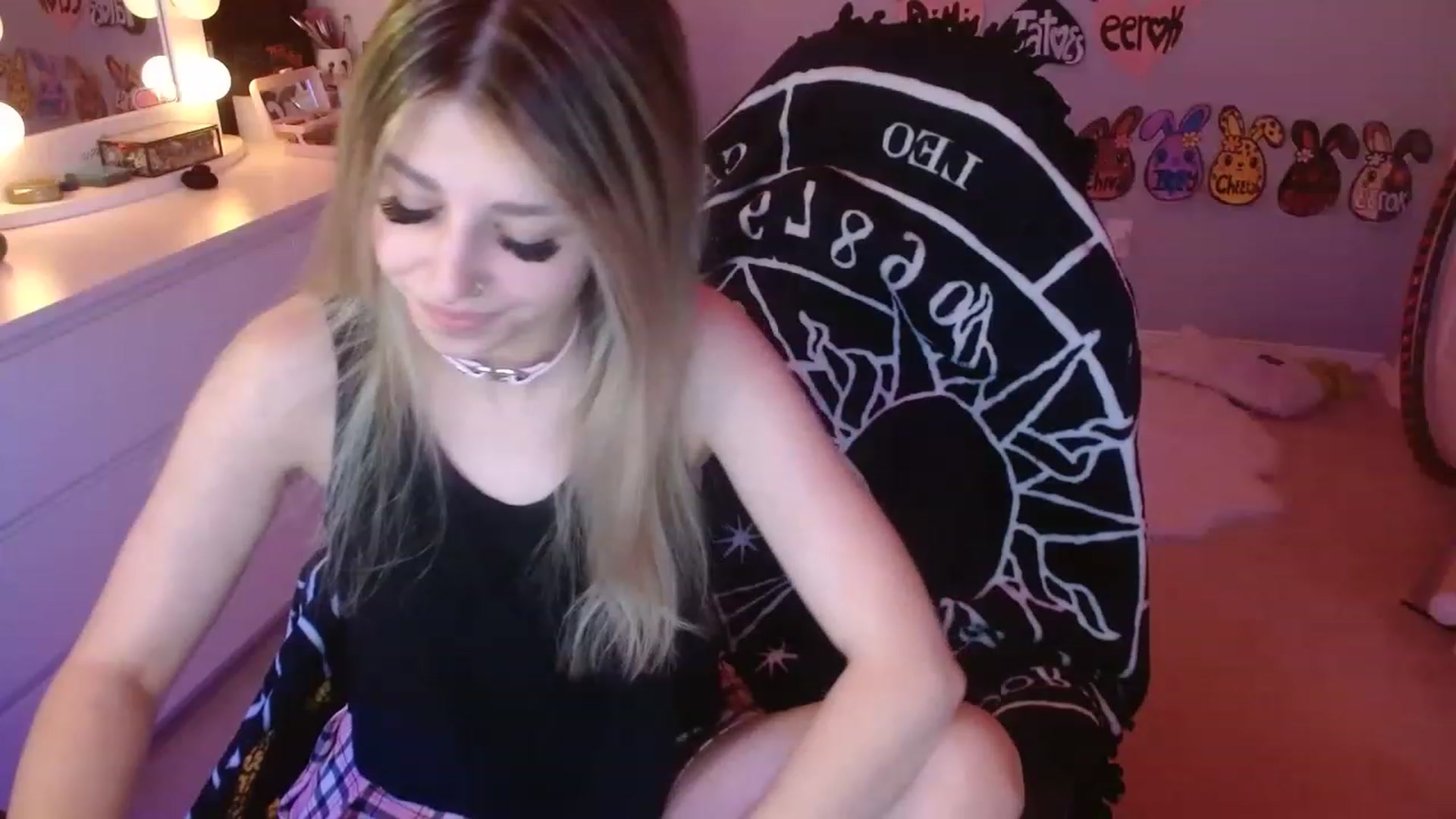 Gallery image thumbnail from Serafina's myfreecams stream on, 05/22/2023, 06:25 image 18 of 20